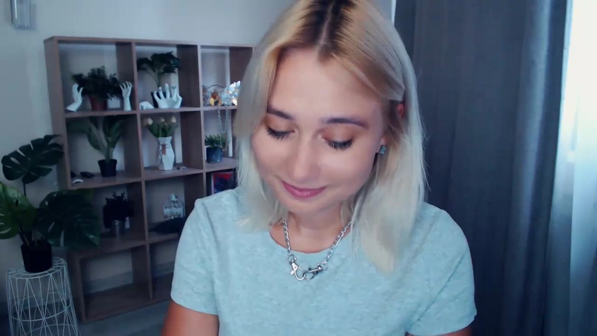 Gallery image thumbnail from Kukla_kolduna's myfreecams stream on, 06/16/2024, 17:06 image 16 of 20
