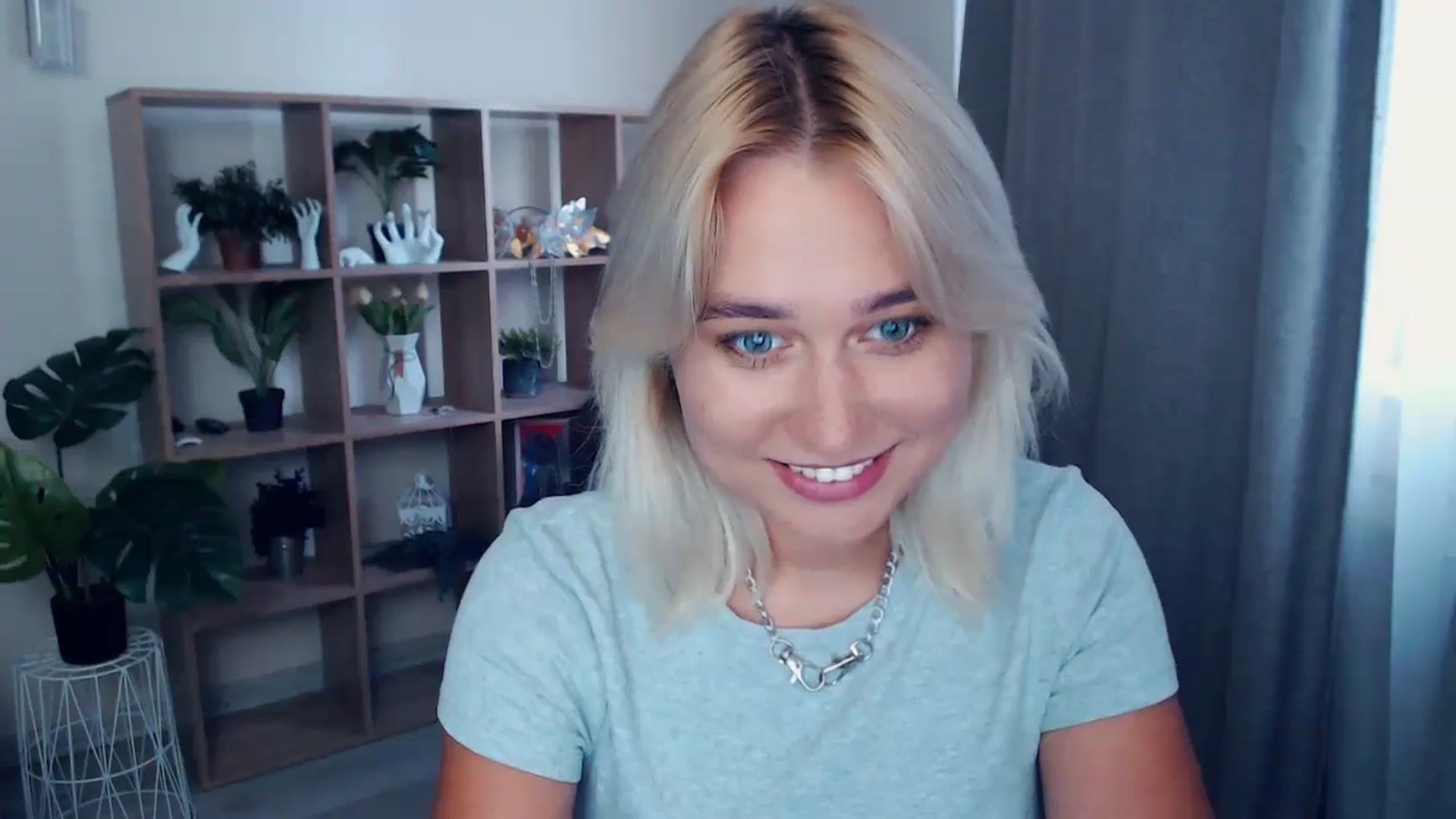 Gallery image thumbnail from Kukla_kolduna's myfreecams stream on, 06/16/2024, 17:06 image 14 of 20