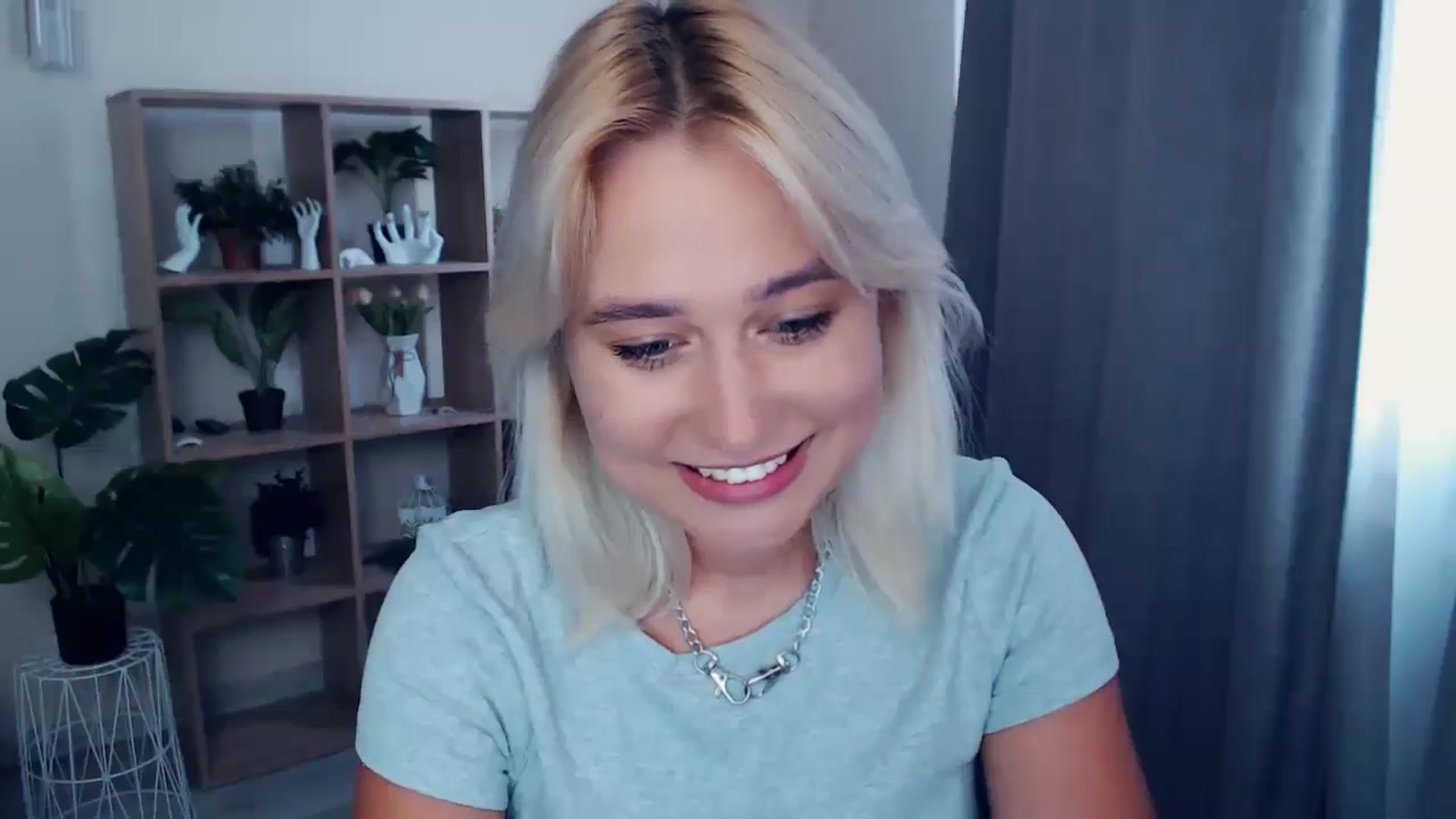 Gallery image thumbnail from Kukla_kolduna's myfreecams stream on, 06/16/2024, 17:06 image 13 of 20