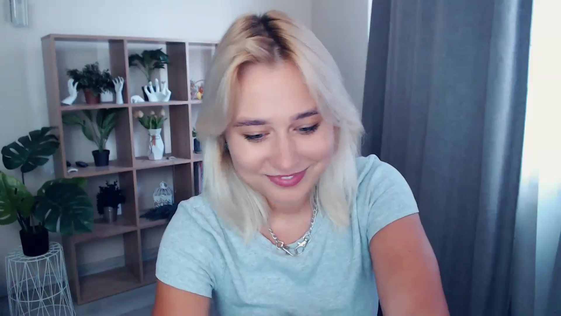 Gallery image thumbnail from Kukla_kolduna's myfreecams stream on, 06/16/2024, 17:06 image 12 of 20