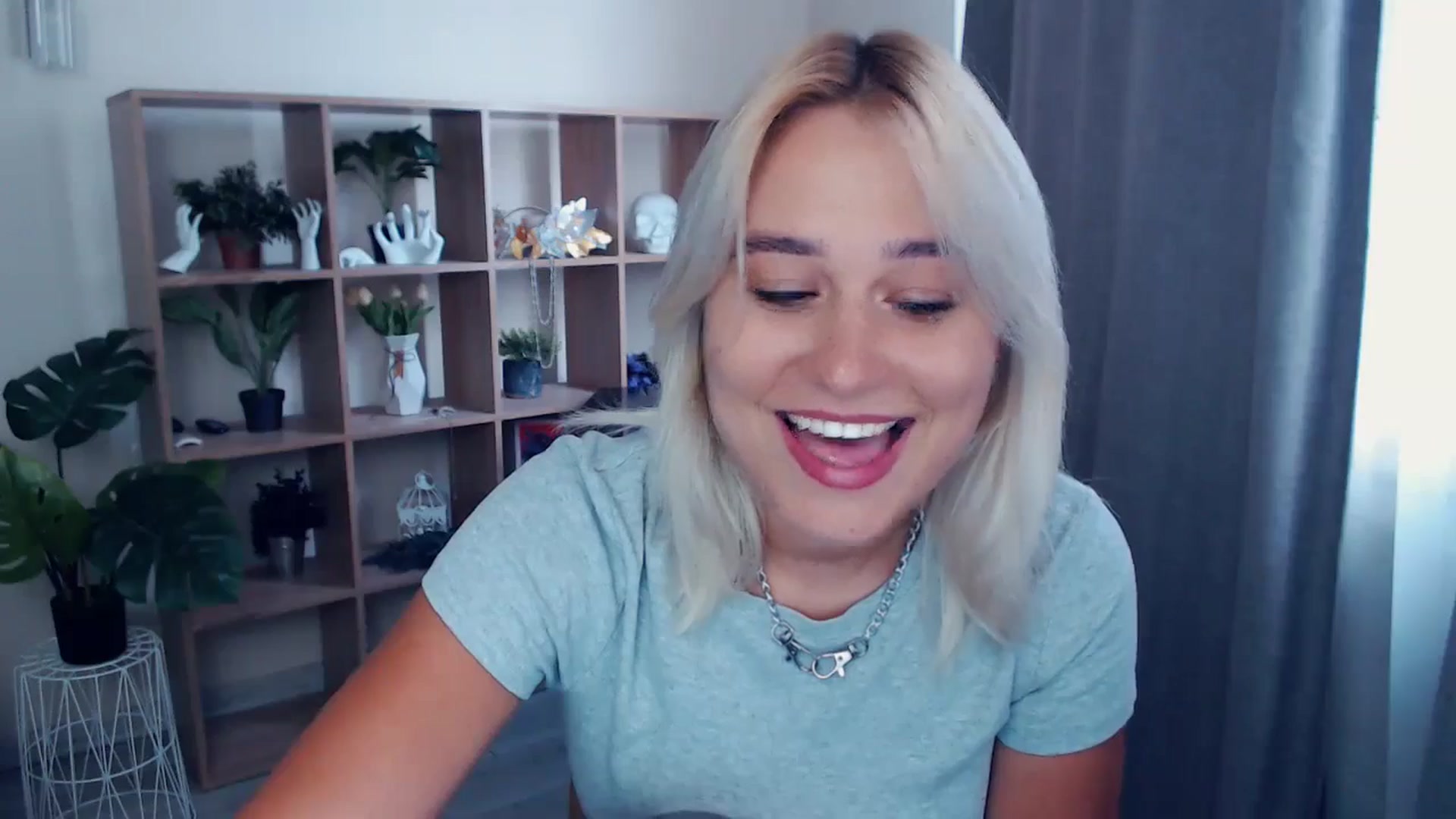 Gallery image thumbnail from Kukla_kolduna's myfreecams stream on, 06/16/2024, 17:06 image 10 of 20