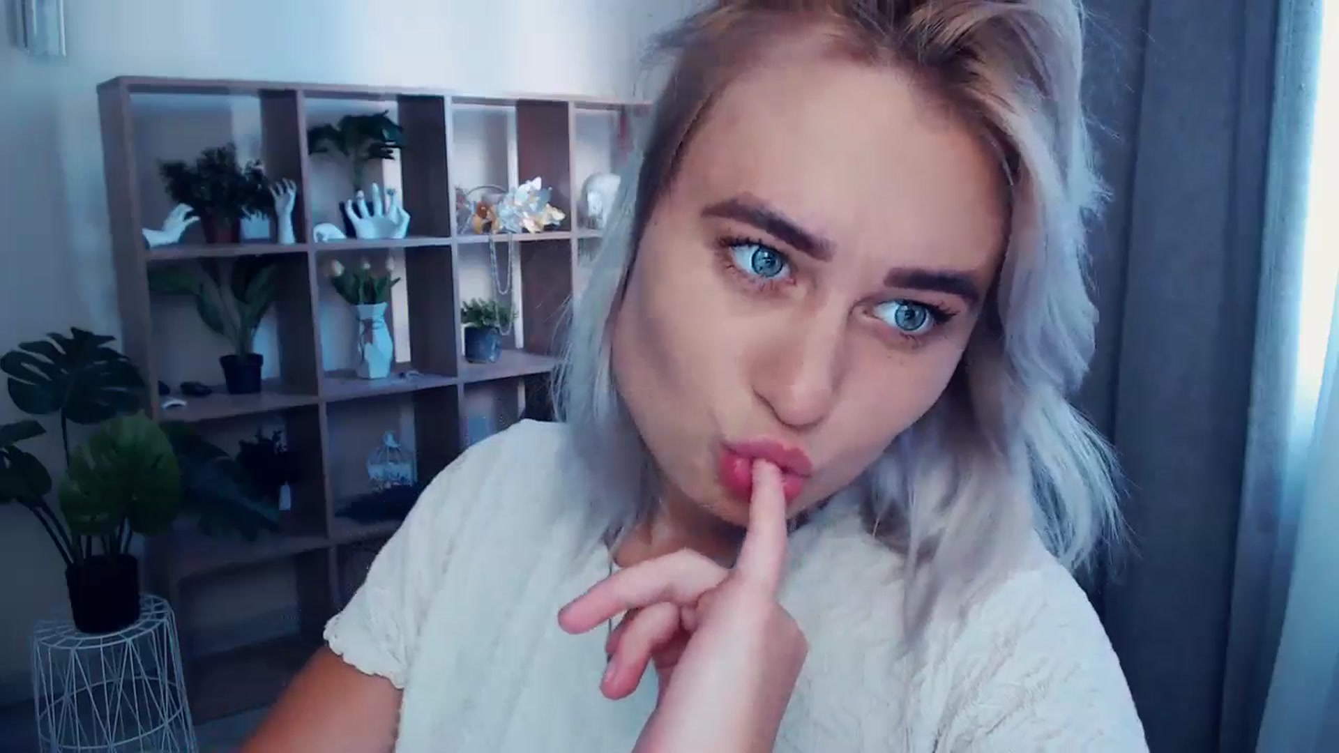 Gallery image thumbnail from Kukla_kolduna's myfreecams stream on, 06/21/2024, 16:55 image 3 of 20