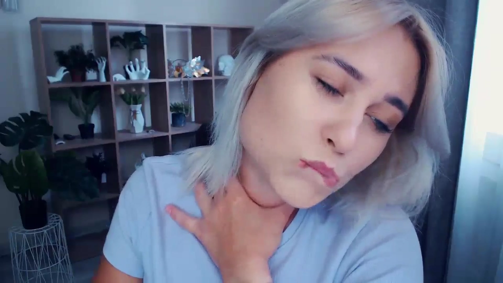 Gallery image thumbnail from Kukla_kolduna's myfreecams stream on, 06/23/2024, 12:16 image 10 of 20