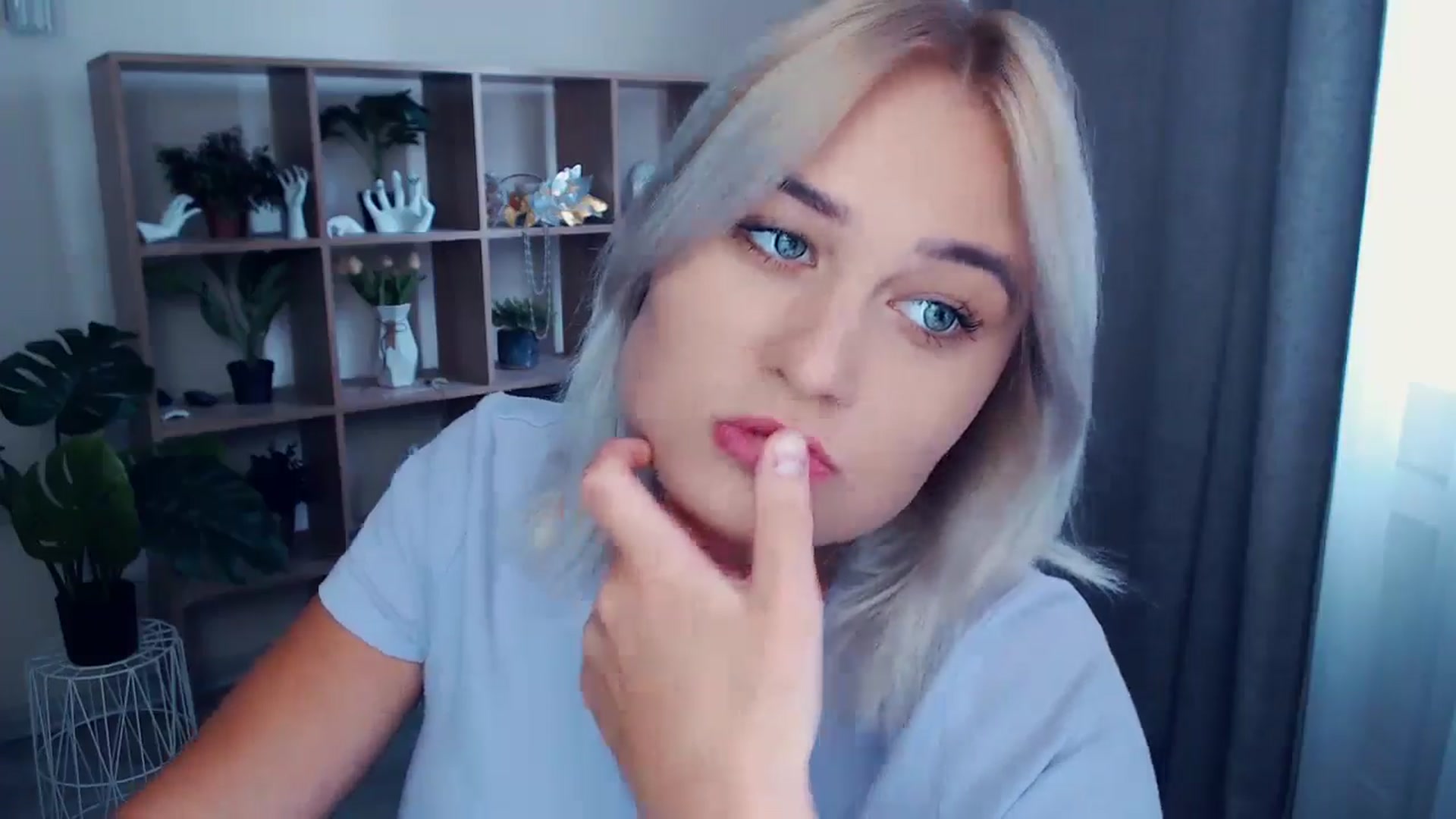 Gallery image thumbnail from Kukla_kolduna's myfreecams stream on, 06/23/2024, 12:16 image 6 of 20
