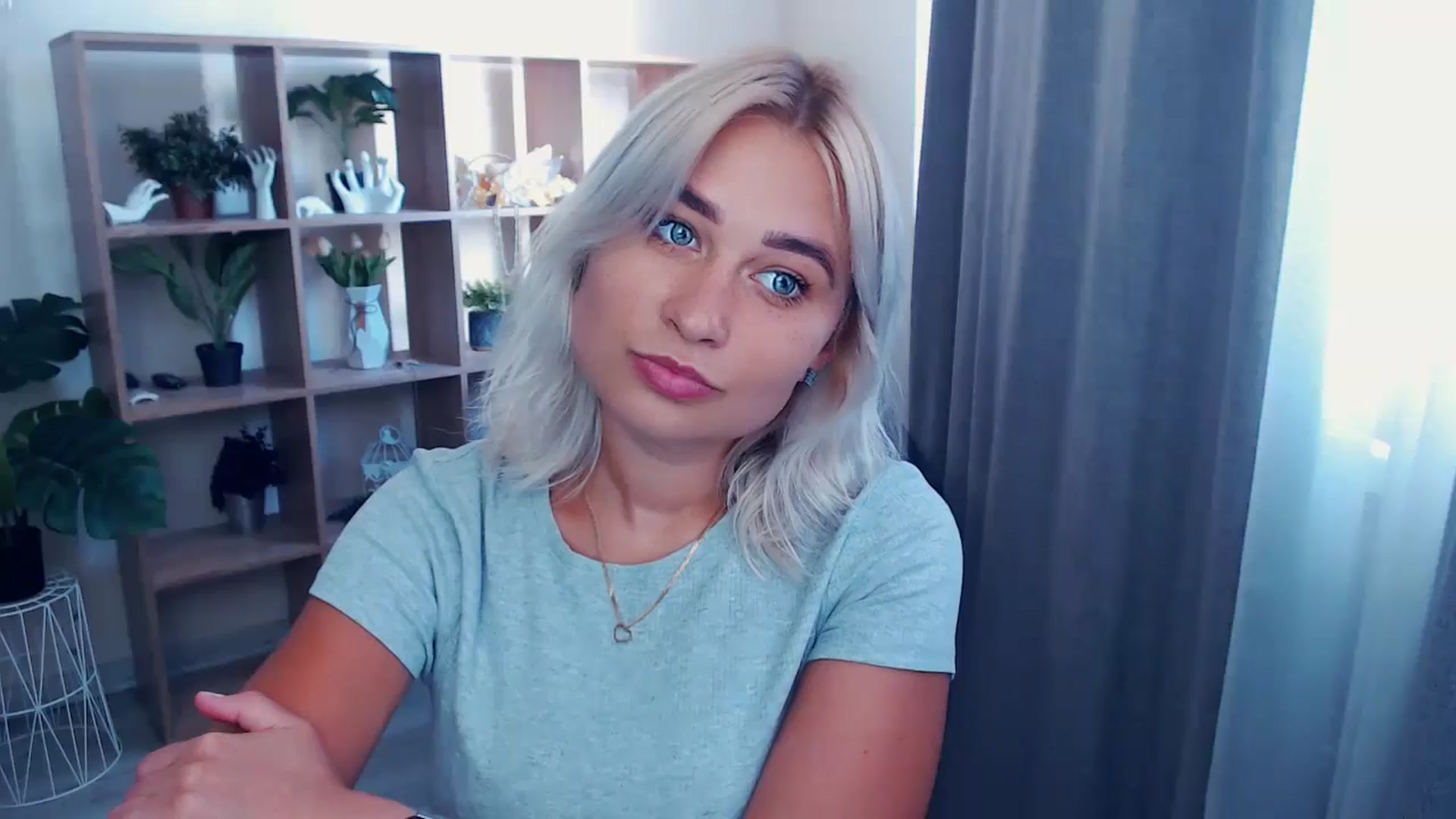 Gallery image thumbnail from Kukla_kolduna's myfreecams stream on, 06/27/2024, 15:14 image 15 of 20