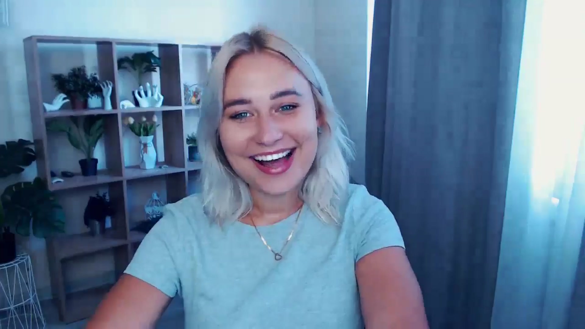 Gallery image thumbnail from Kukla_kolduna's myfreecams stream on, 06/27/2024, 15:14 image 4 of 20