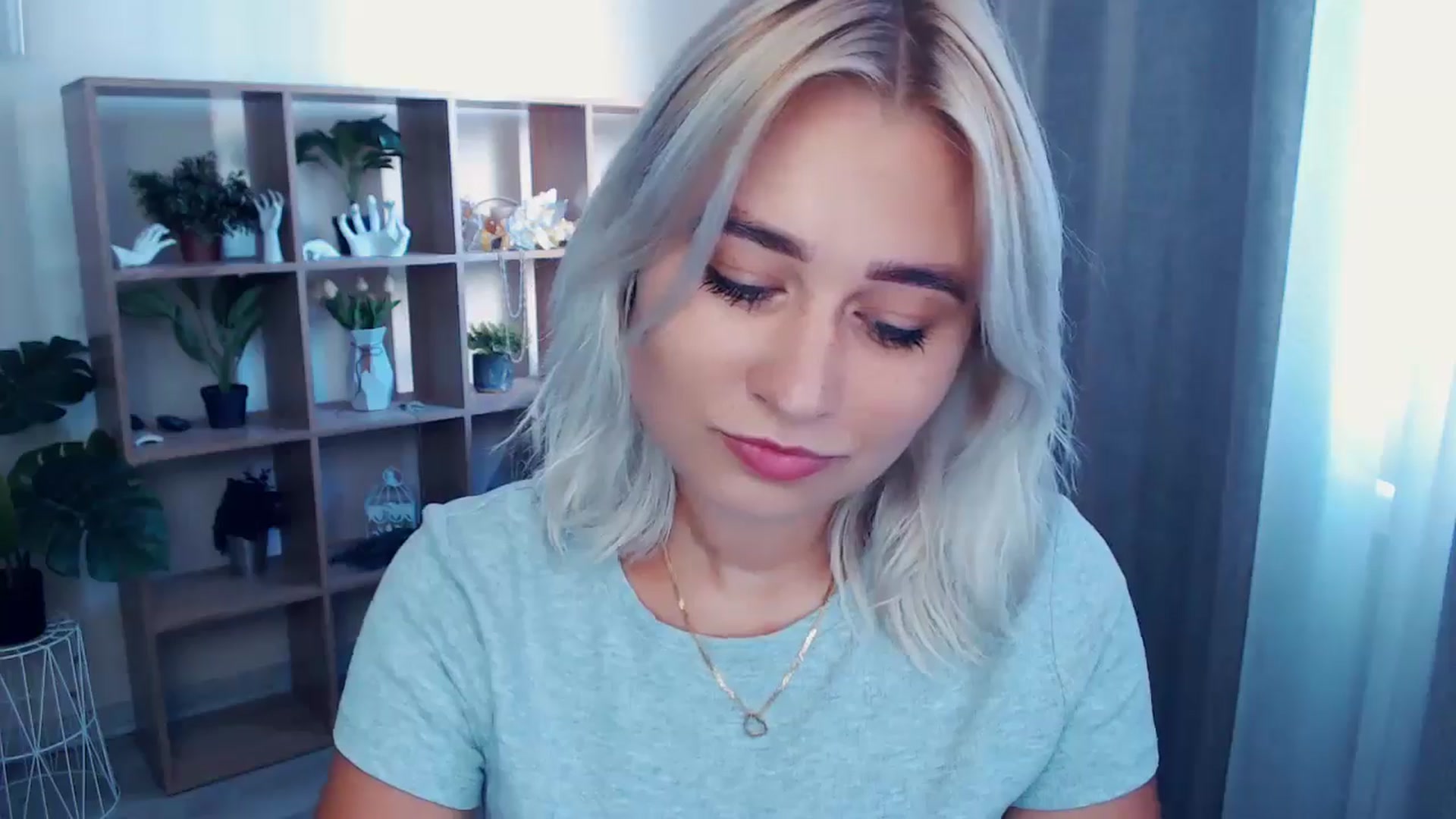Gallery image thumbnail from Kukla_kolduna's myfreecams stream on, 06/27/2024, 16:18 image 6 of 20