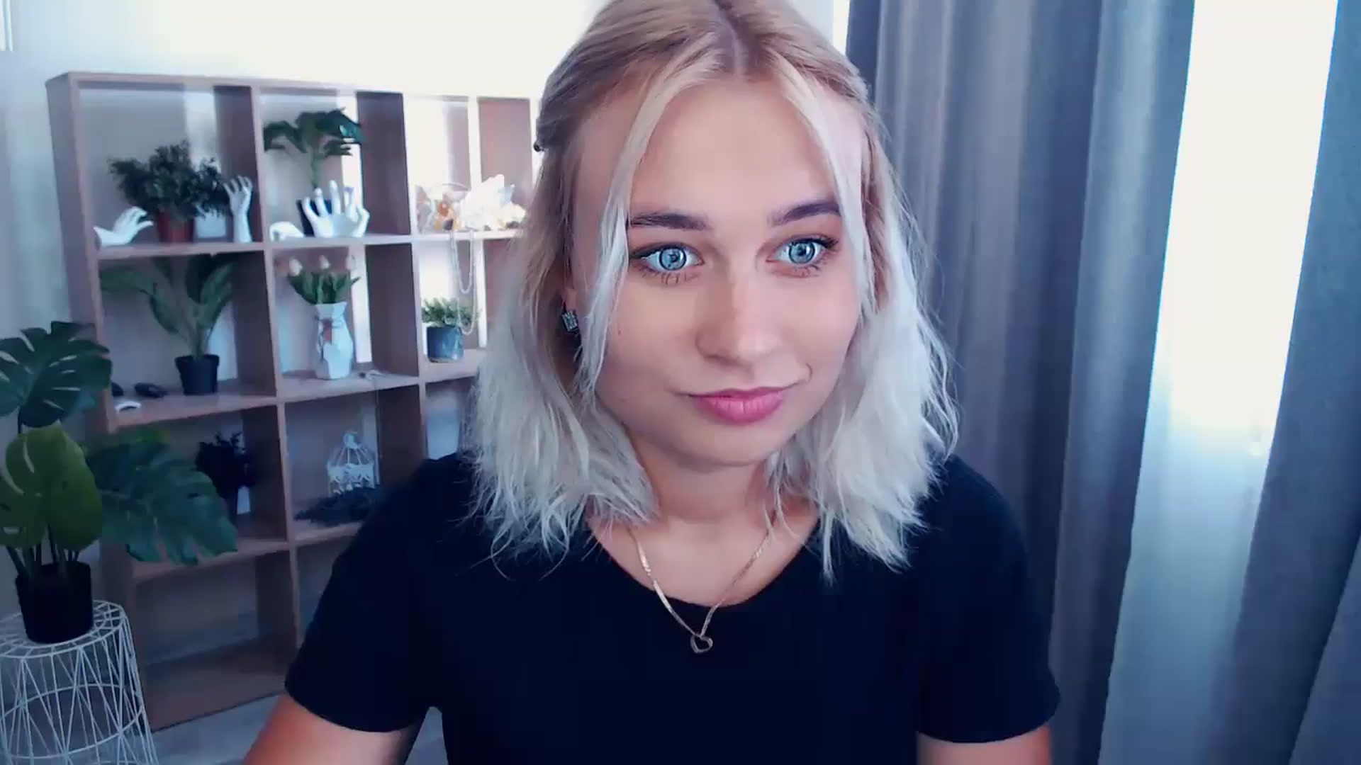 Gallery image thumbnail from Kukla_kolduna's myfreecams stream on, 06/28/2024, 14:51 image 14 of 20