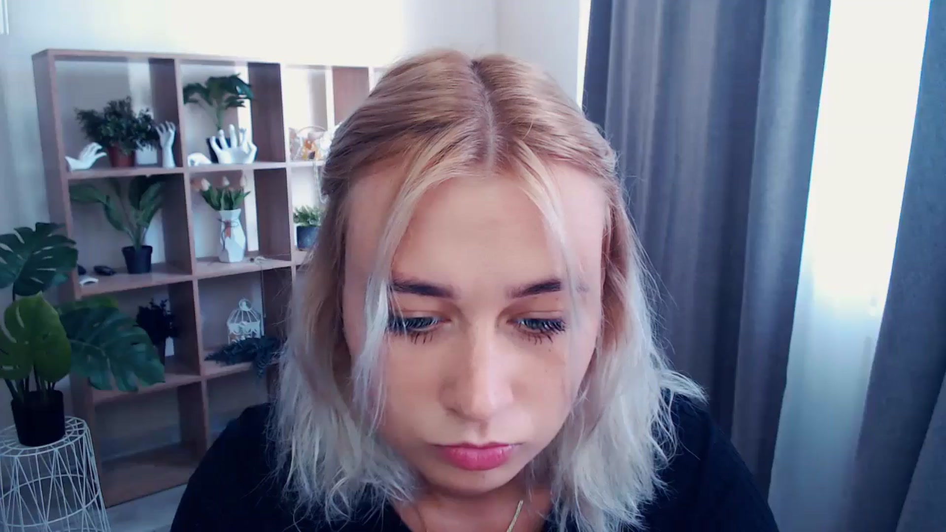 Gallery image thumbnail from Kukla_kolduna's myfreecams stream on, 06/28/2024, 14:51 image 10 of 20