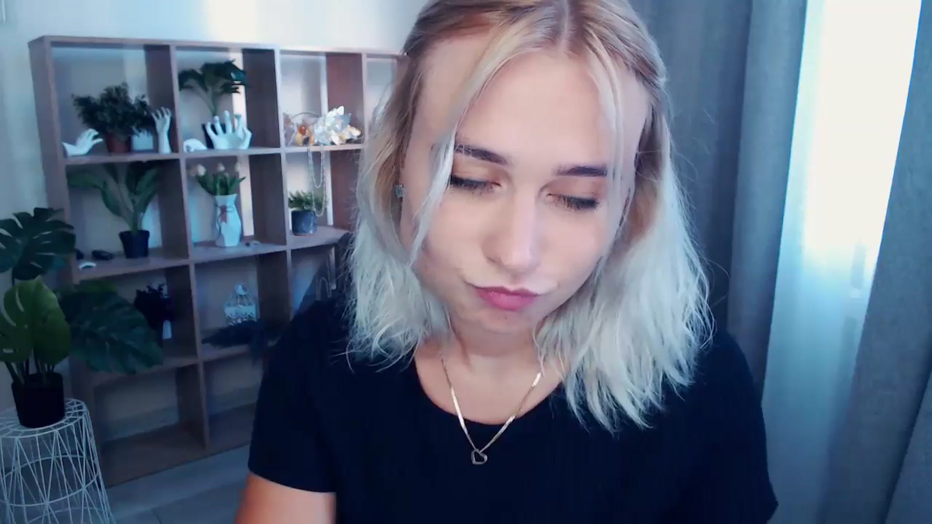 Gallery image thumbnail from Kukla_kolduna's myfreecams stream on, 06/28/2024, 17:42 image 10 of 20