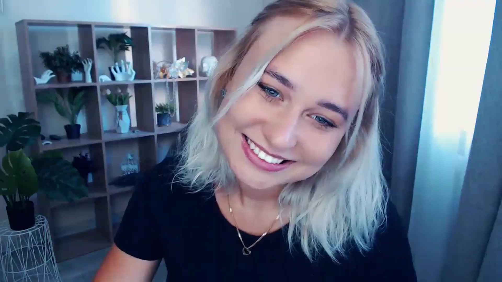 Gallery image thumbnail from Kukla_kolduna's myfreecams stream on, 06/28/2024, 17:42 image 9 of 20
