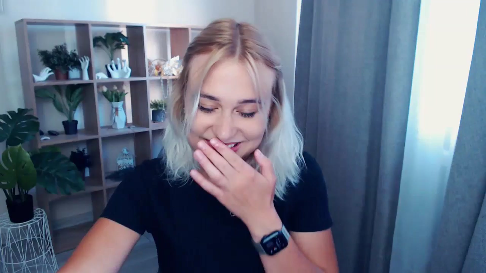 Gallery image thumbnail from Kukla_kolduna's myfreecams stream on, 06/28/2024, 17:42 image 15 of 20