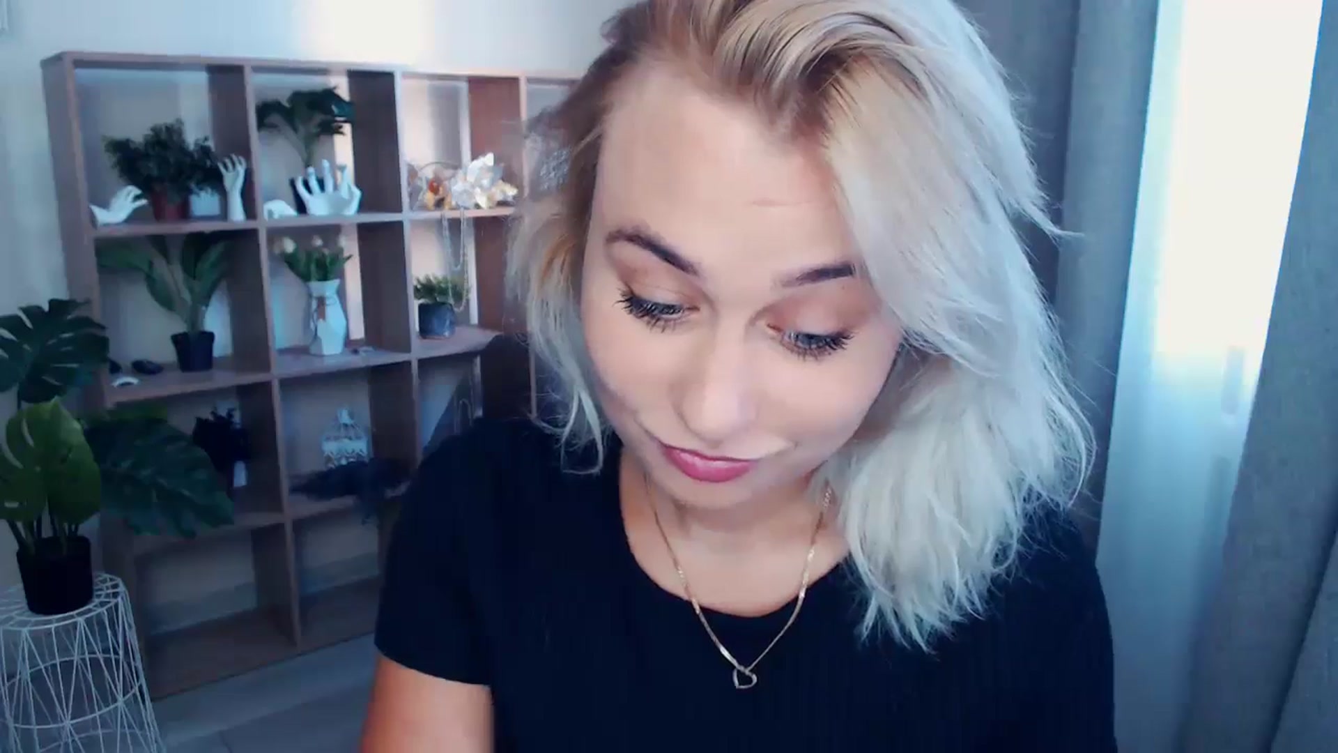 Gallery image thumbnail from Kukla_kolduna's myfreecams stream on, 06/28/2024, 17:42 image 16 of 20