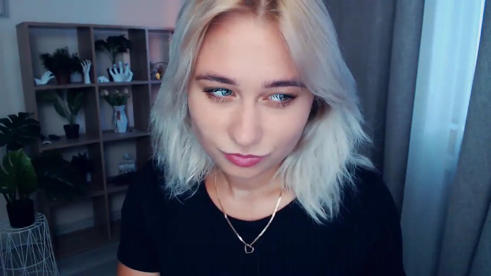 Gallery image thumbnail from Kukla_kolduna's myfreecams stream on, 06/28/2024, 18:02 image 13 of 20