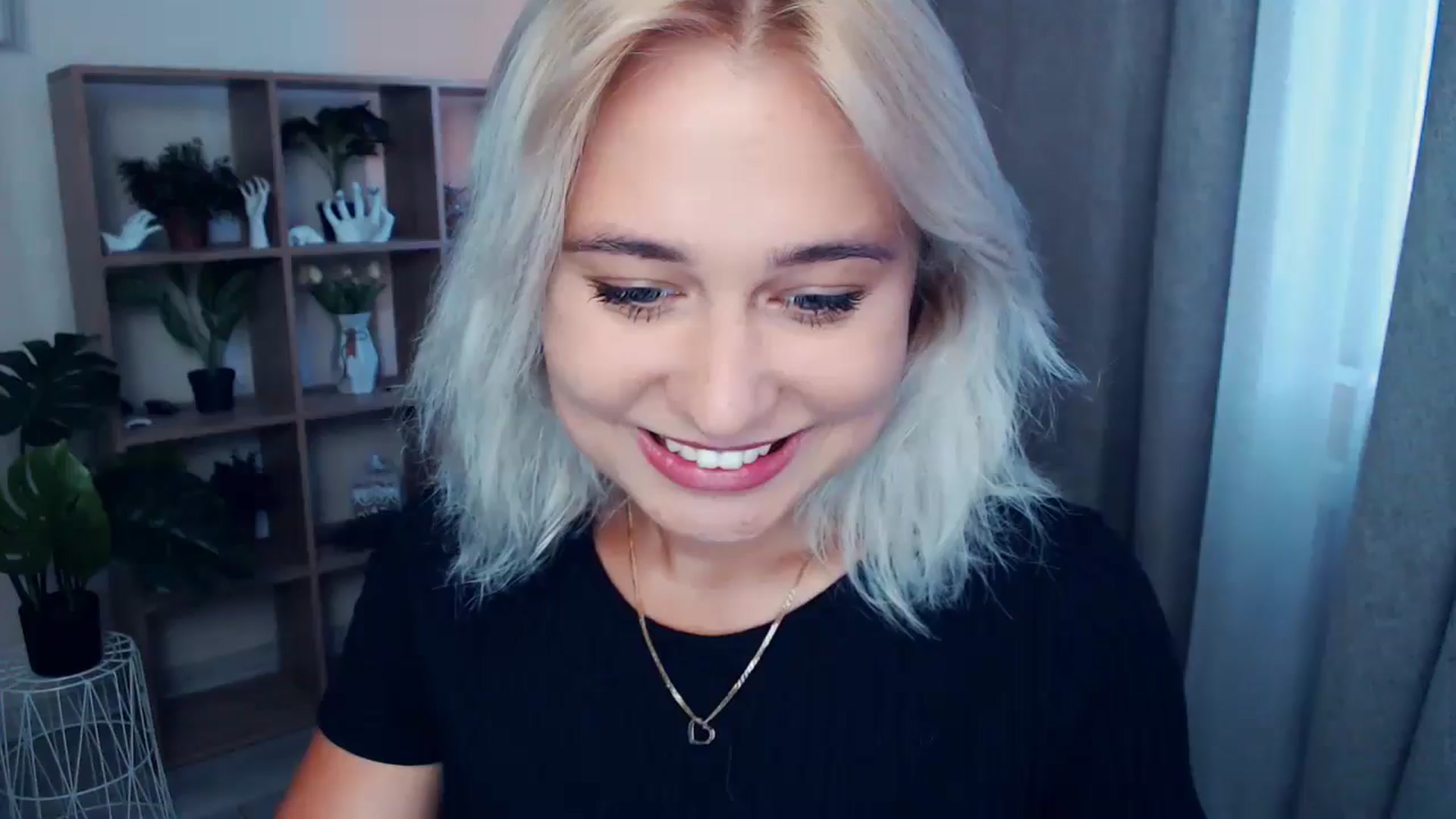 Gallery image thumbnail from Kukla_kolduna's myfreecams stream on, 06/28/2024, 18:02 image 12 of 20
