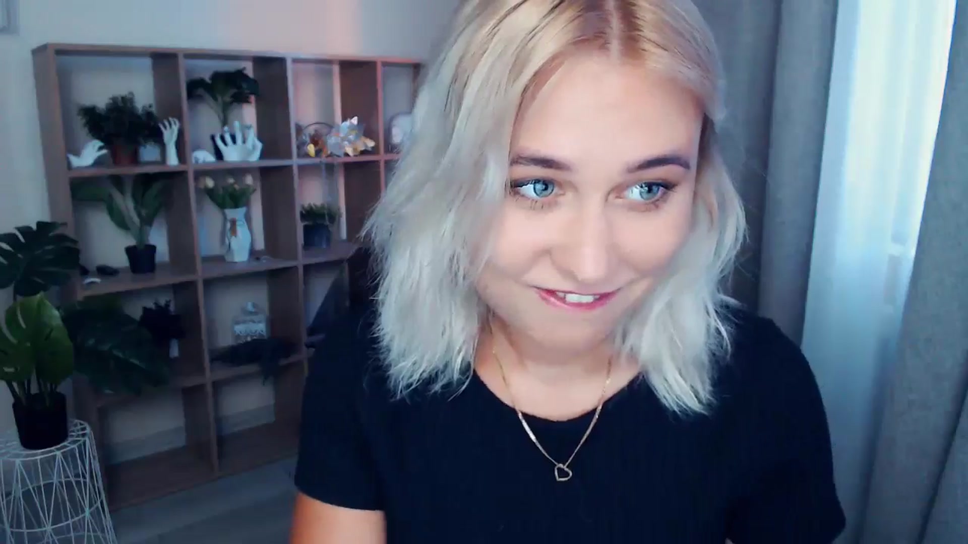 Gallery image thumbnail from Kukla_kolduna's myfreecams stream on, 06/28/2024, 18:02 image 10 of 20
