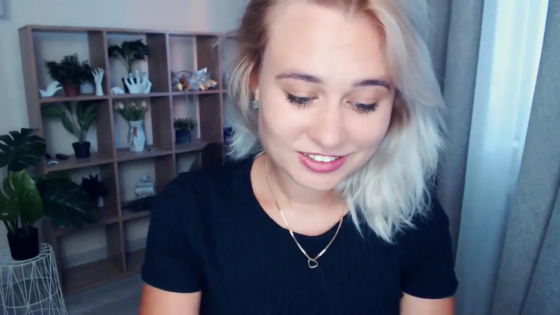 Gallery image thumbnail from Kukla_kolduna's myfreecams stream on, 06/28/2024, 18:02 image 15 of 20