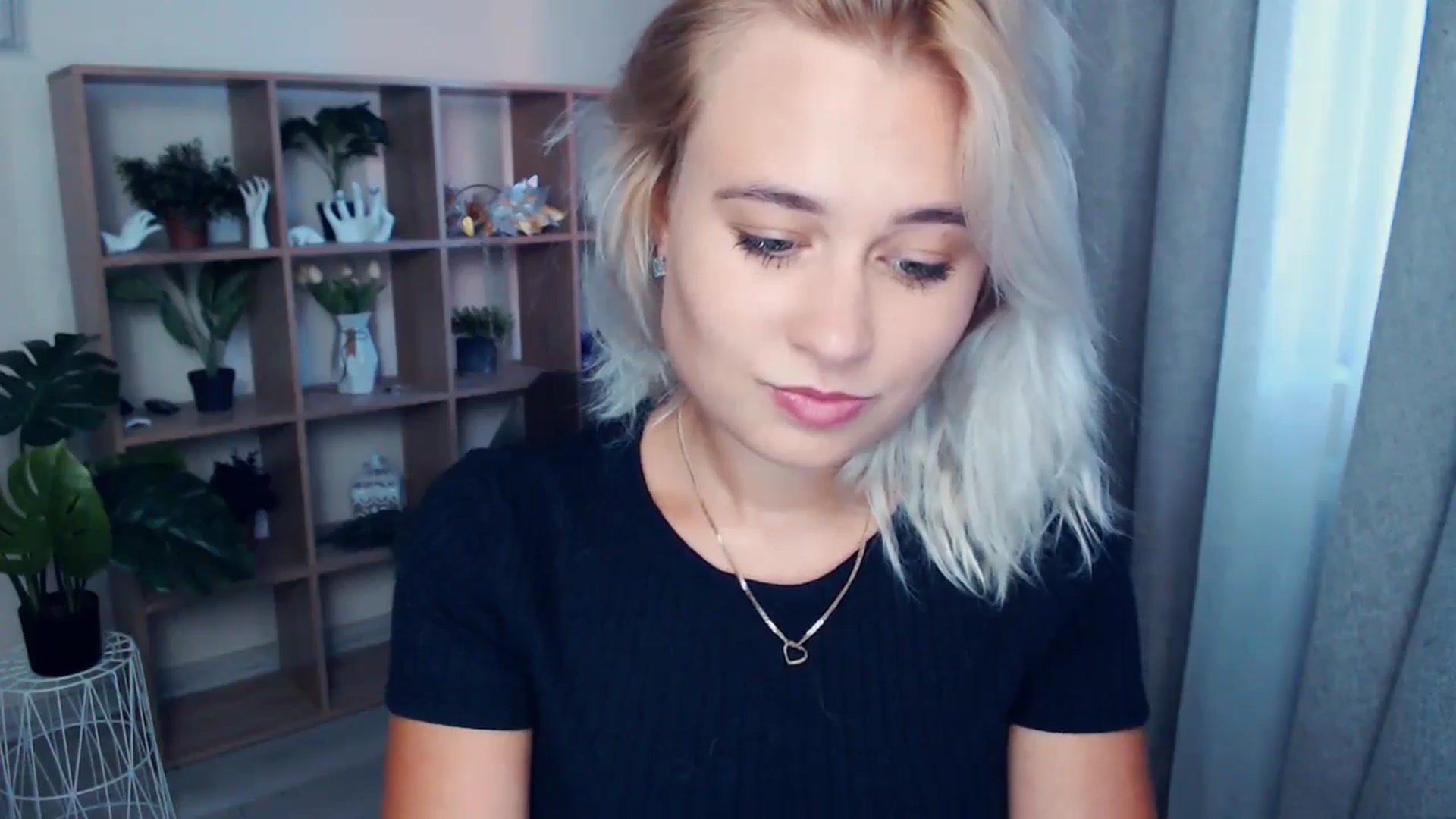 Gallery image thumbnail from Kukla_kolduna's myfreecams stream on, 06/28/2024, 18:02 image 16 of 20