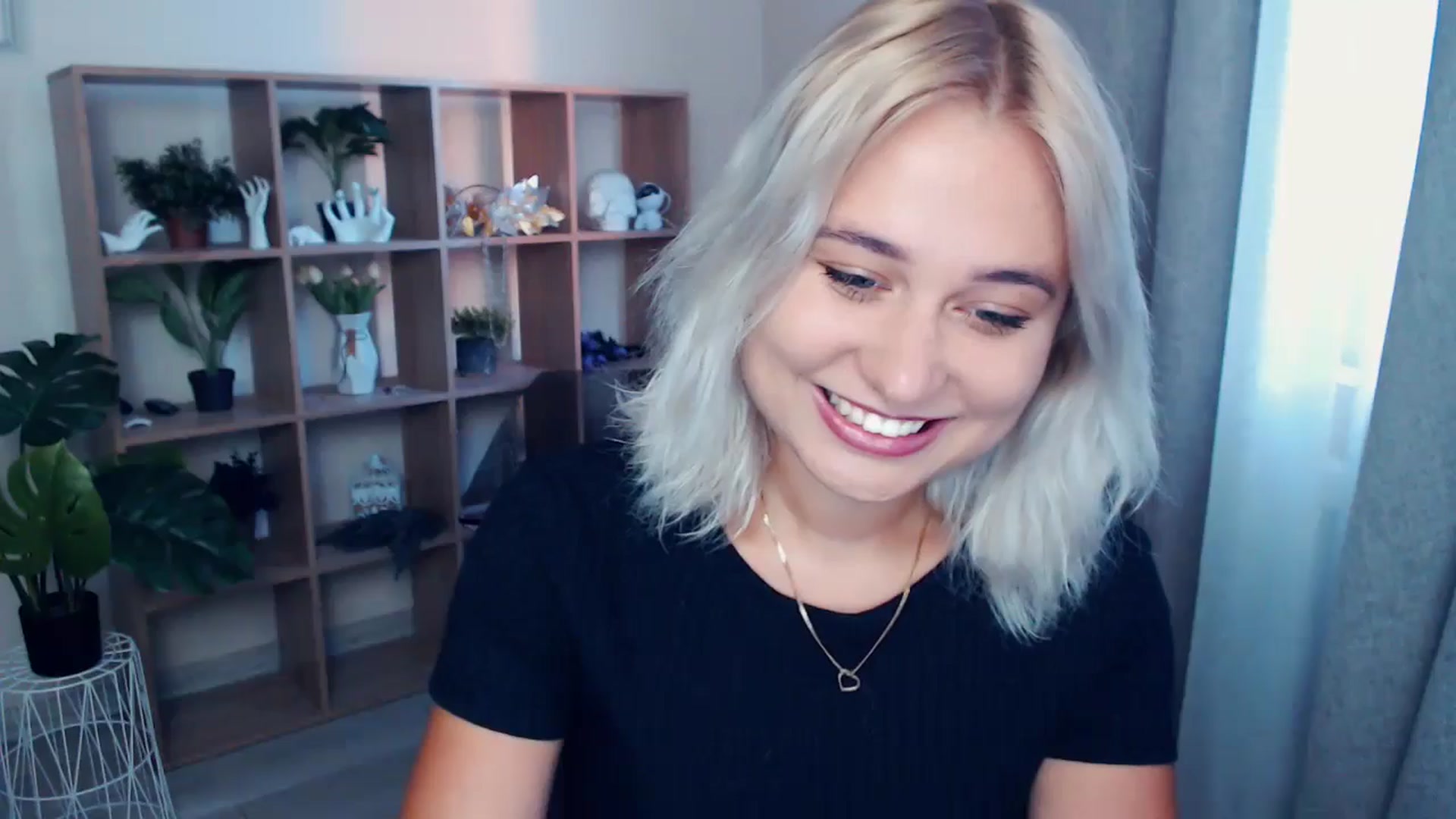 Gallery image thumbnail from Kukla_kolduna's myfreecams stream on, 06/28/2024, 18:02 image 1 of 20