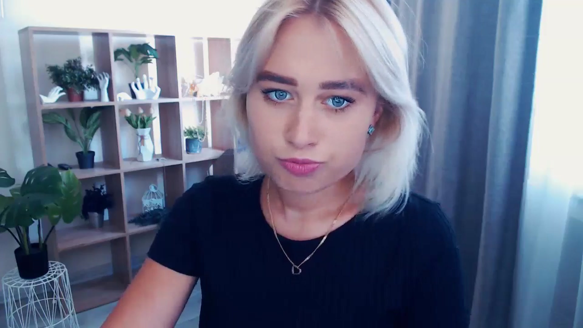 Gallery image thumbnail from Kukla_kolduna's myfreecams stream on, 06/30/2024, 13:43 image 17 of 20