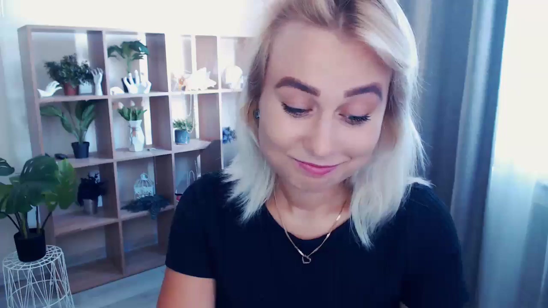 Gallery image thumbnail from Kukla_kolduna's myfreecams stream on, 06/30/2024, 13:43 image 6 of 20