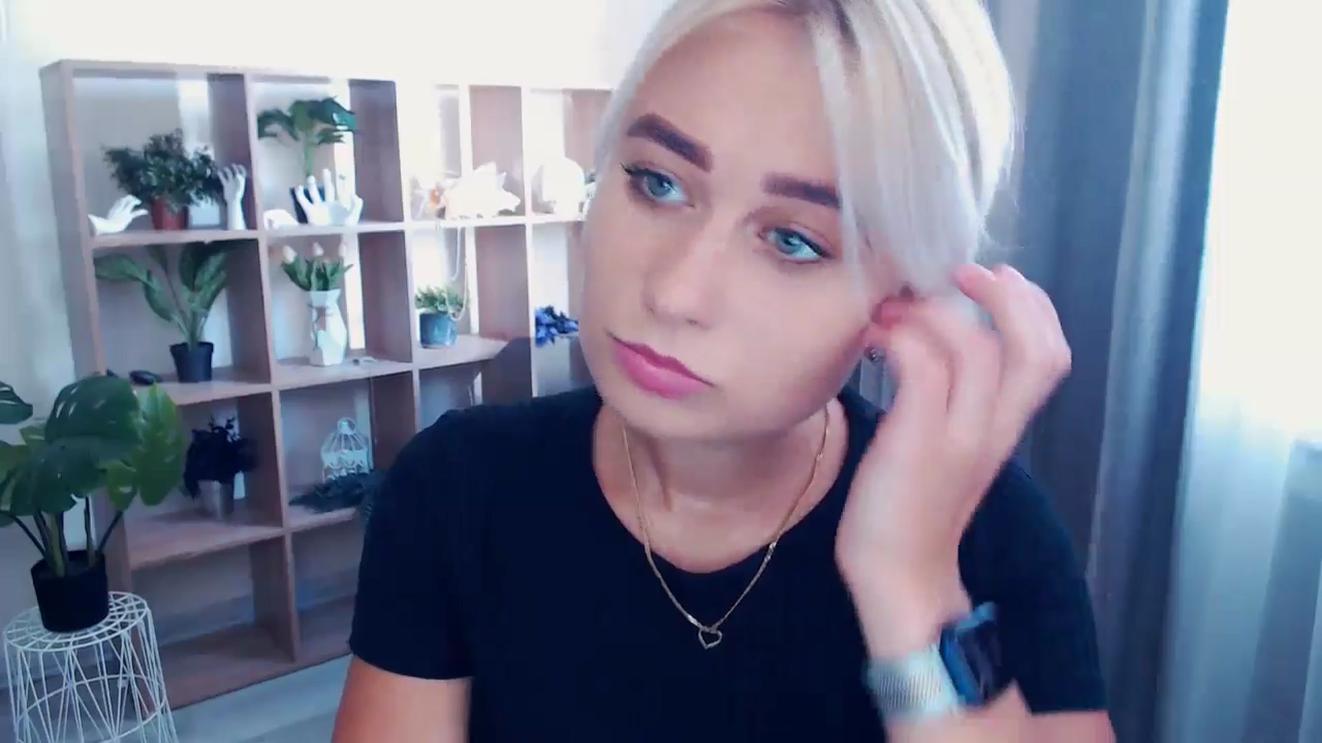 Gallery image thumbnail from Kukla_kolduna's myfreecams stream on, 06/30/2024, 13:43 image 11 of 20