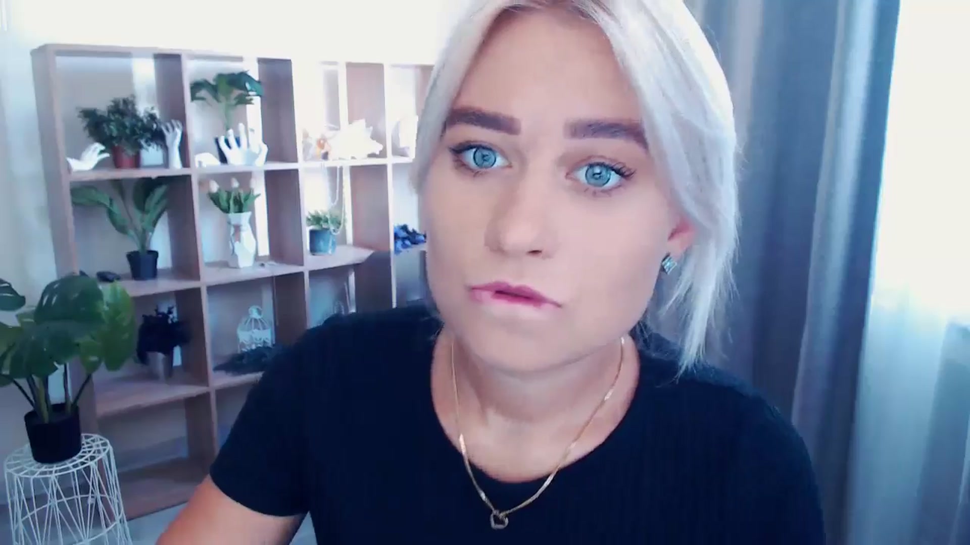 Gallery image thumbnail from Kukla_kolduna's myfreecams stream on, 06/30/2024, 13:43 image 4 of 20