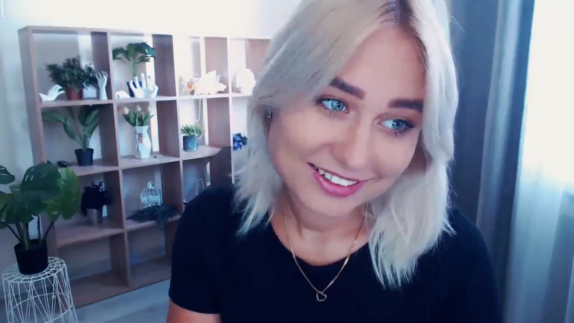 Gallery image thumbnail from Kukla_kolduna's myfreecams stream on, 06/30/2024, 13:43 image 16 of 20