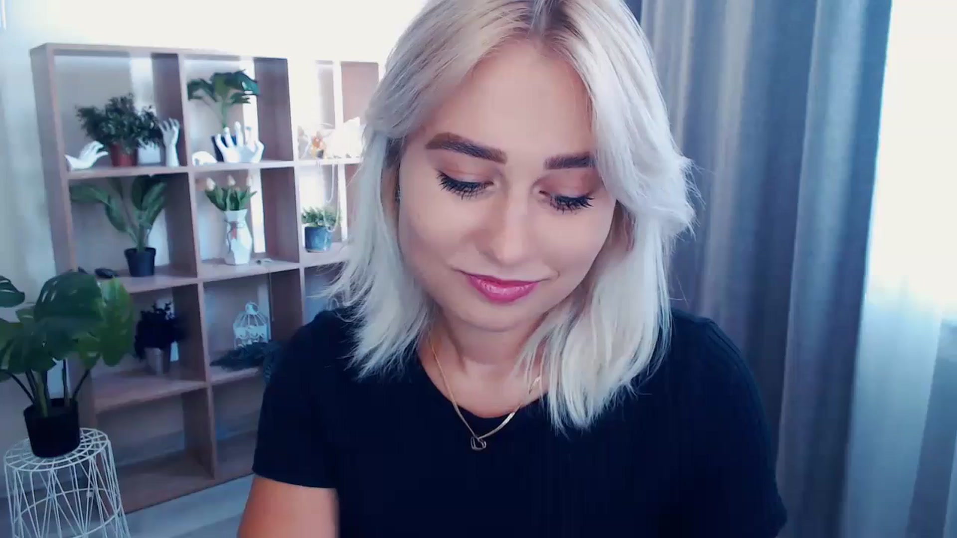 Gallery image thumbnail from Kukla_kolduna's myfreecams stream on, 06/30/2024, 14:22 image 12 of 20