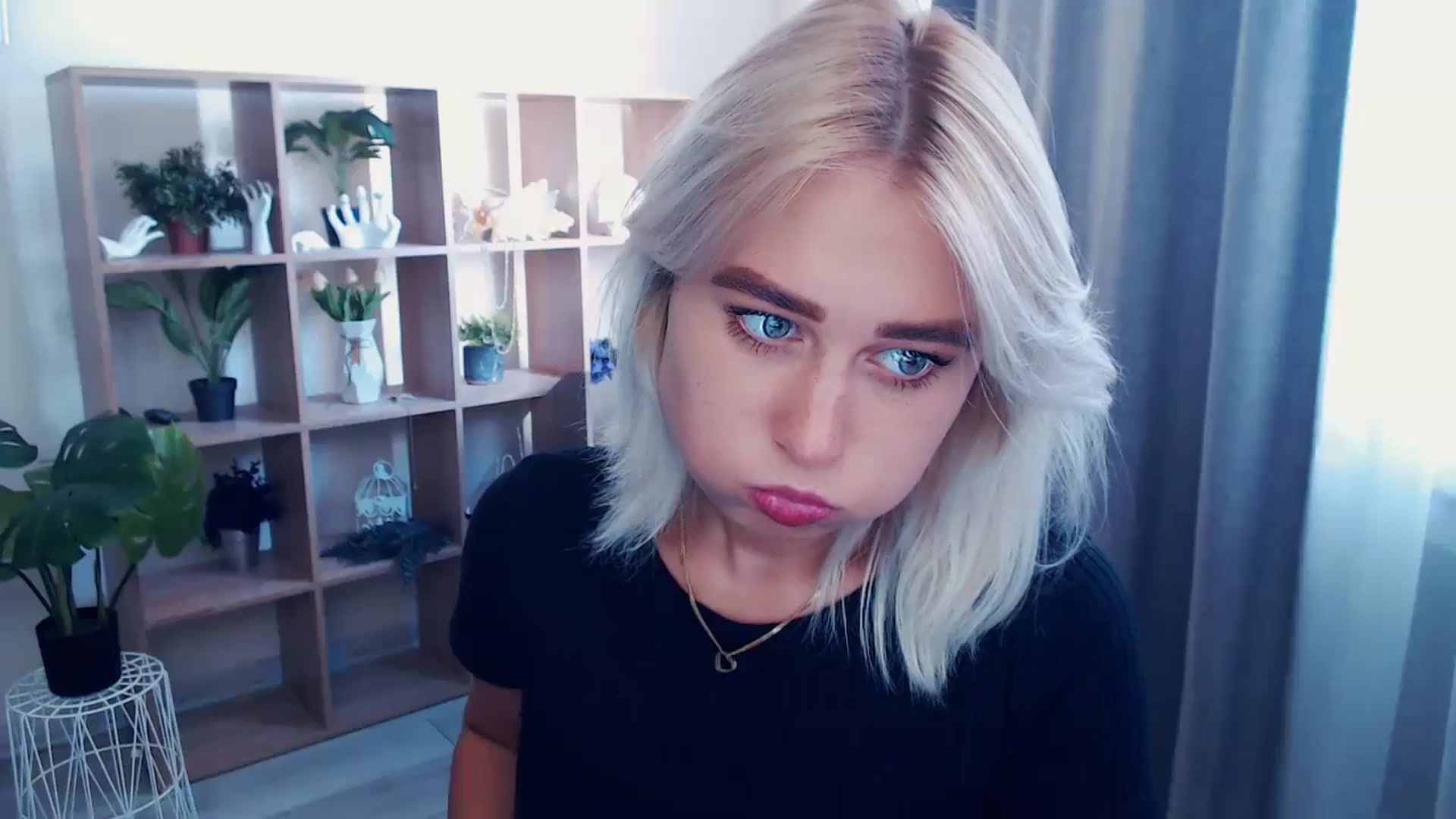 Gallery image thumbnail from Kukla_kolduna's myfreecams stream on, 06/30/2024, 14:22 image 17 of 20