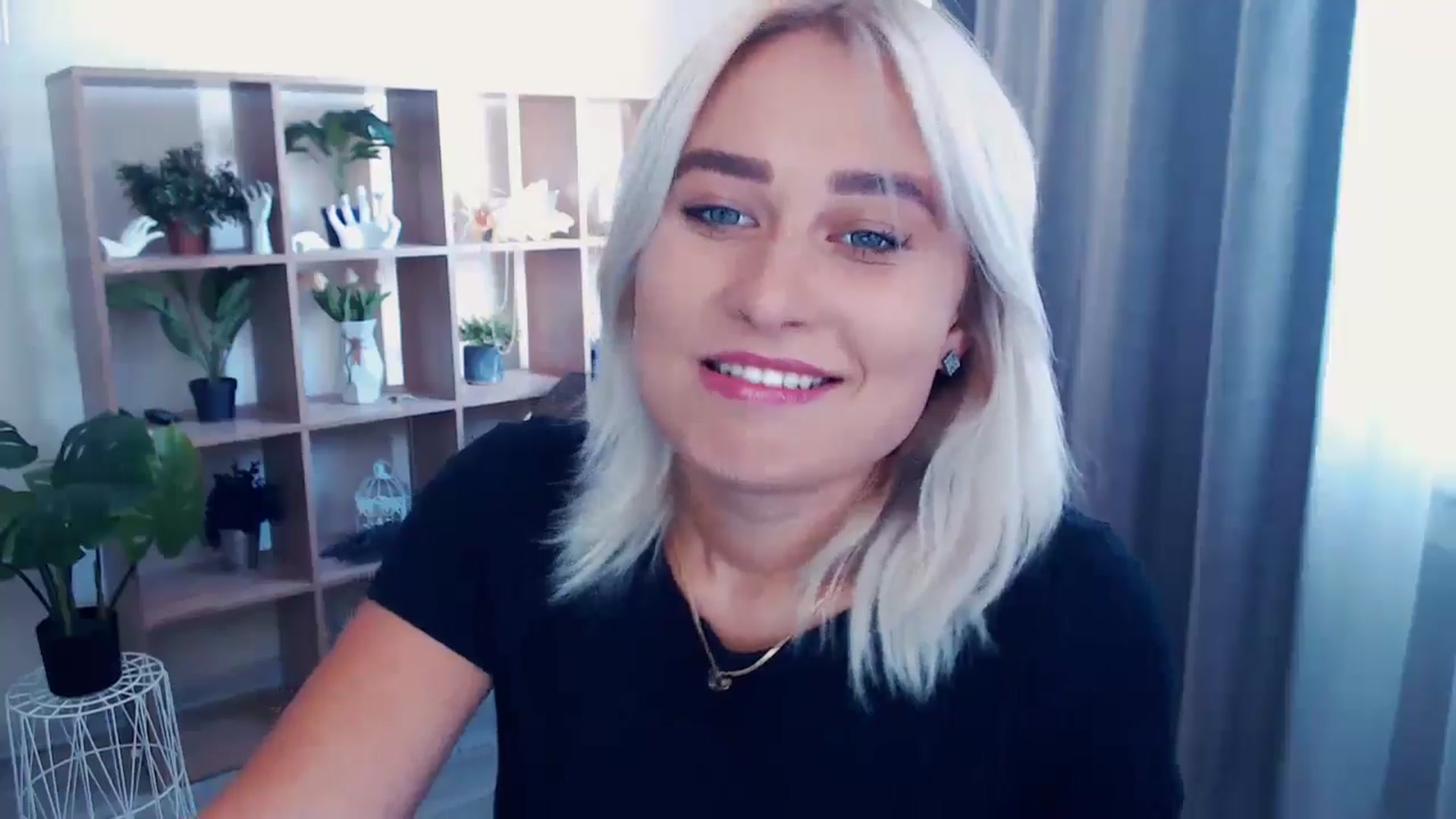 Gallery image thumbnail from Kukla_kolduna's myfreecams stream on, 06/30/2024, 14:22 image 16 of 20
