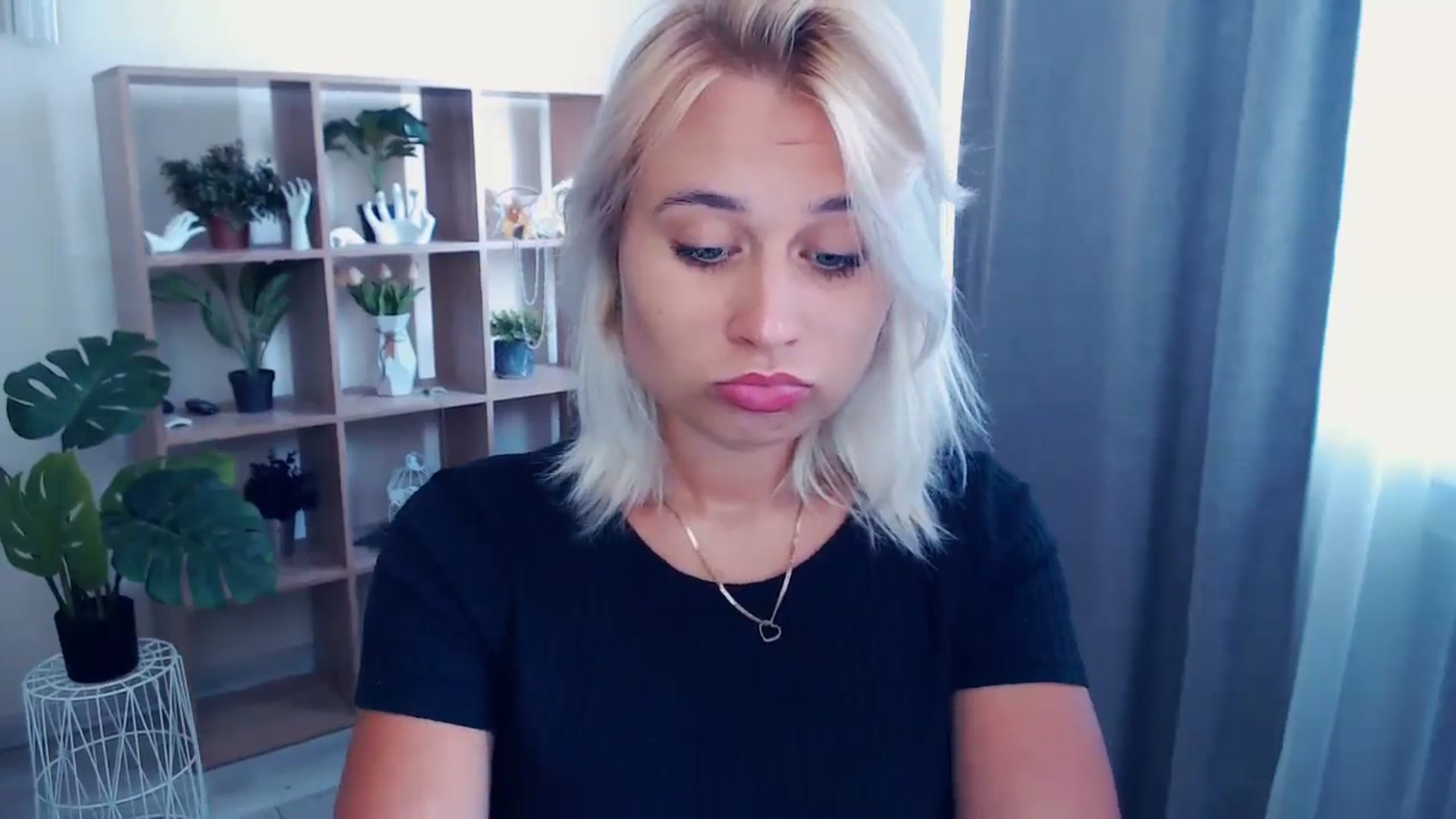 Gallery image thumbnail from Kukla_kolduna's myfreecams stream on, 07/04/2024, 11:52 image 5 of 20