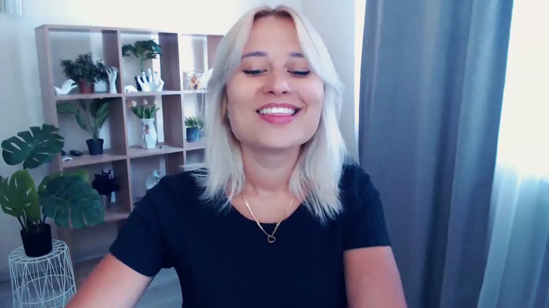 Gallery image thumbnail from Kukla_kolduna's myfreecams stream on, 07/04/2024, 11:52 image 6 of 20