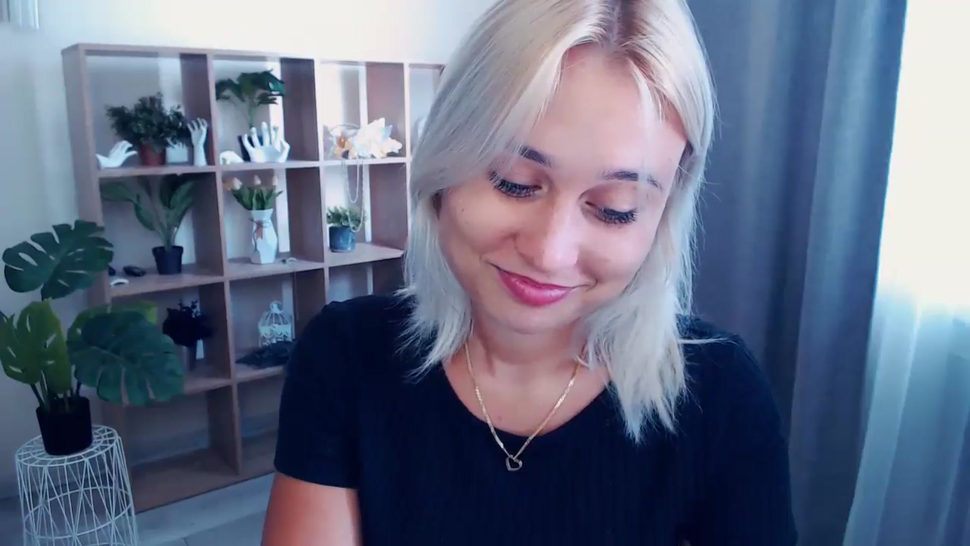Gallery image thumbnail from Kukla_kolduna's myfreecams stream on, 07/04/2024, 11:52 image 10 of 20