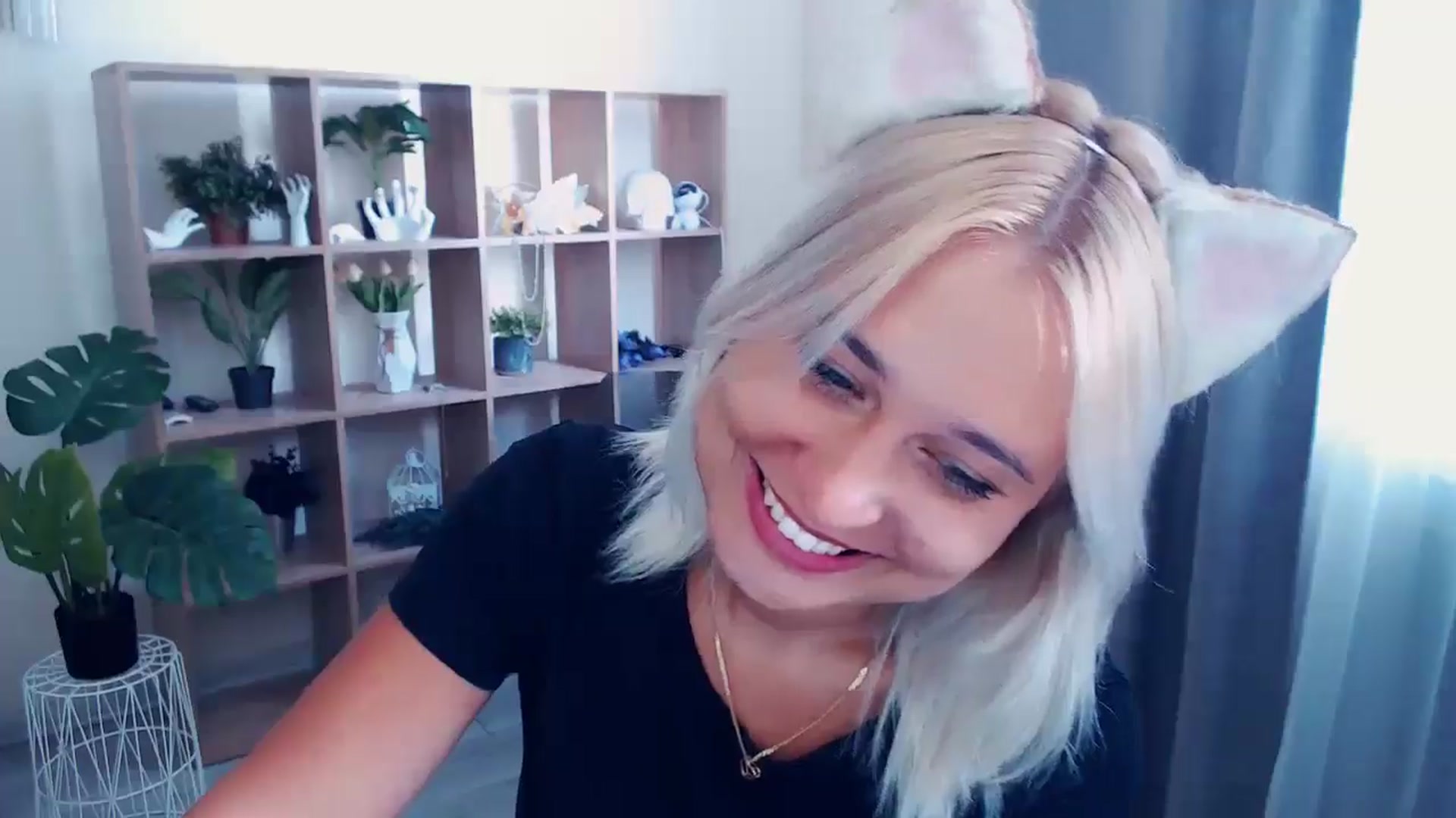 Gallery image thumbnail from Kukla_kolduna's myfreecams stream on, 07/04/2024, 11:52 image 15 of 20