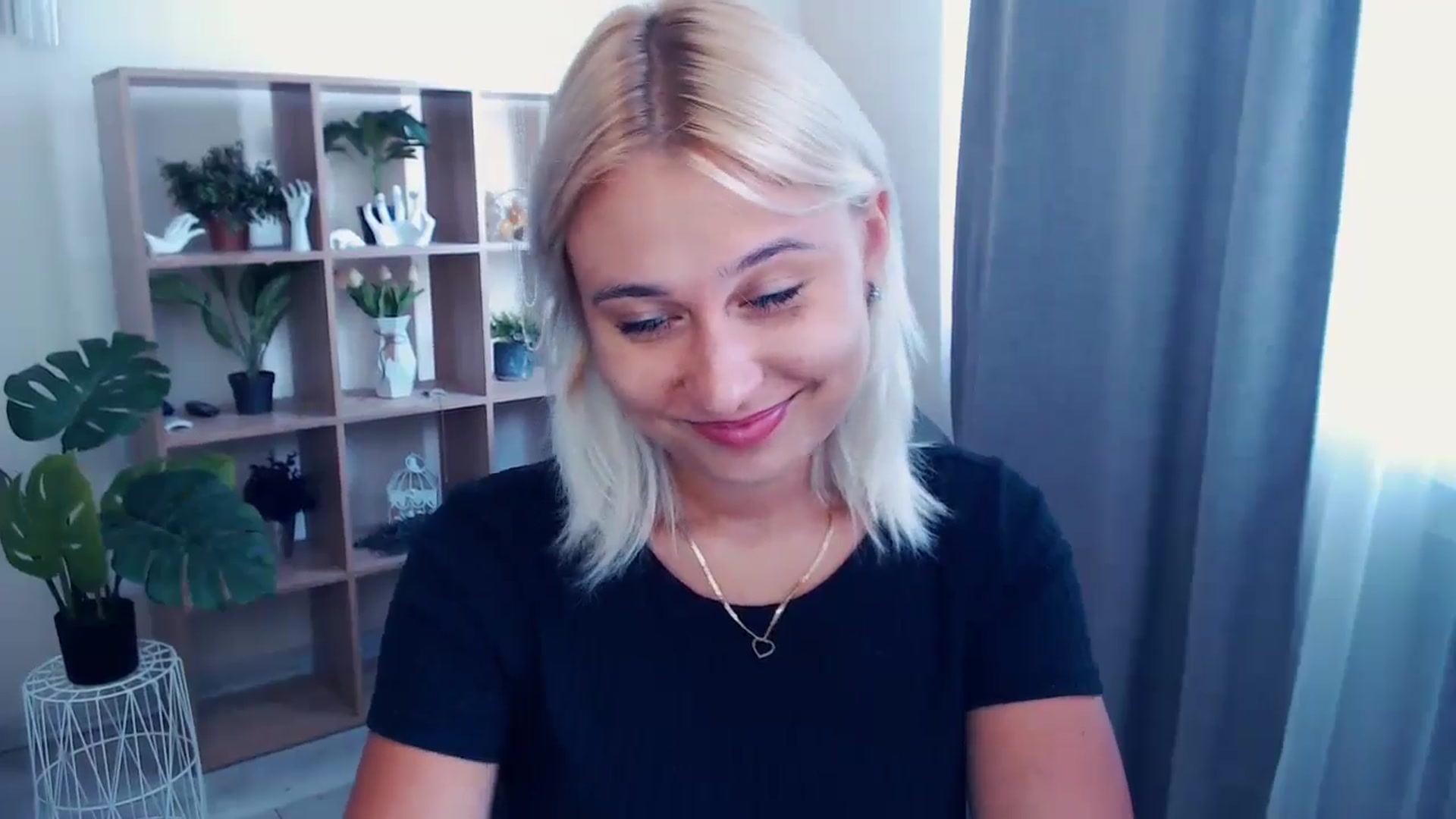 Gallery image thumbnail from Kukla_kolduna's myfreecams stream on, 07/04/2024, 11:52 image 4 of 20
