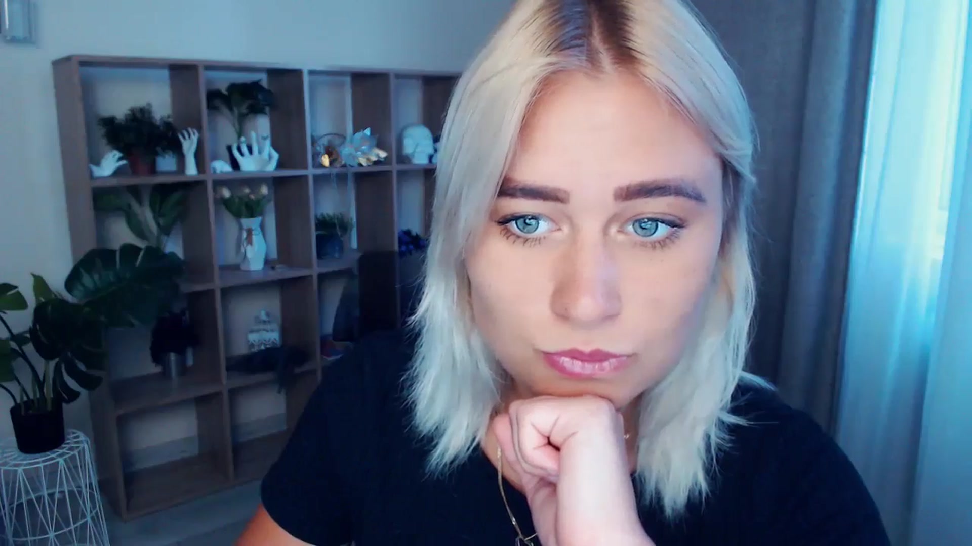 Gallery image thumbnail from Kukla_kolduna's myfreecams stream on, 07/05/2024, 17:57 image 9 of 20