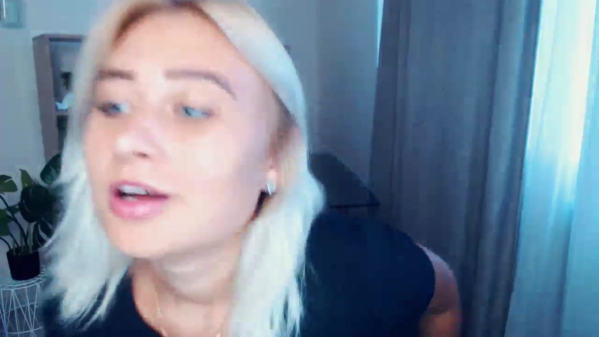 Gallery image thumbnail from Kukla_kolduna's myfreecams stream on, 07/05/2024, 17:57 image 2 of 20