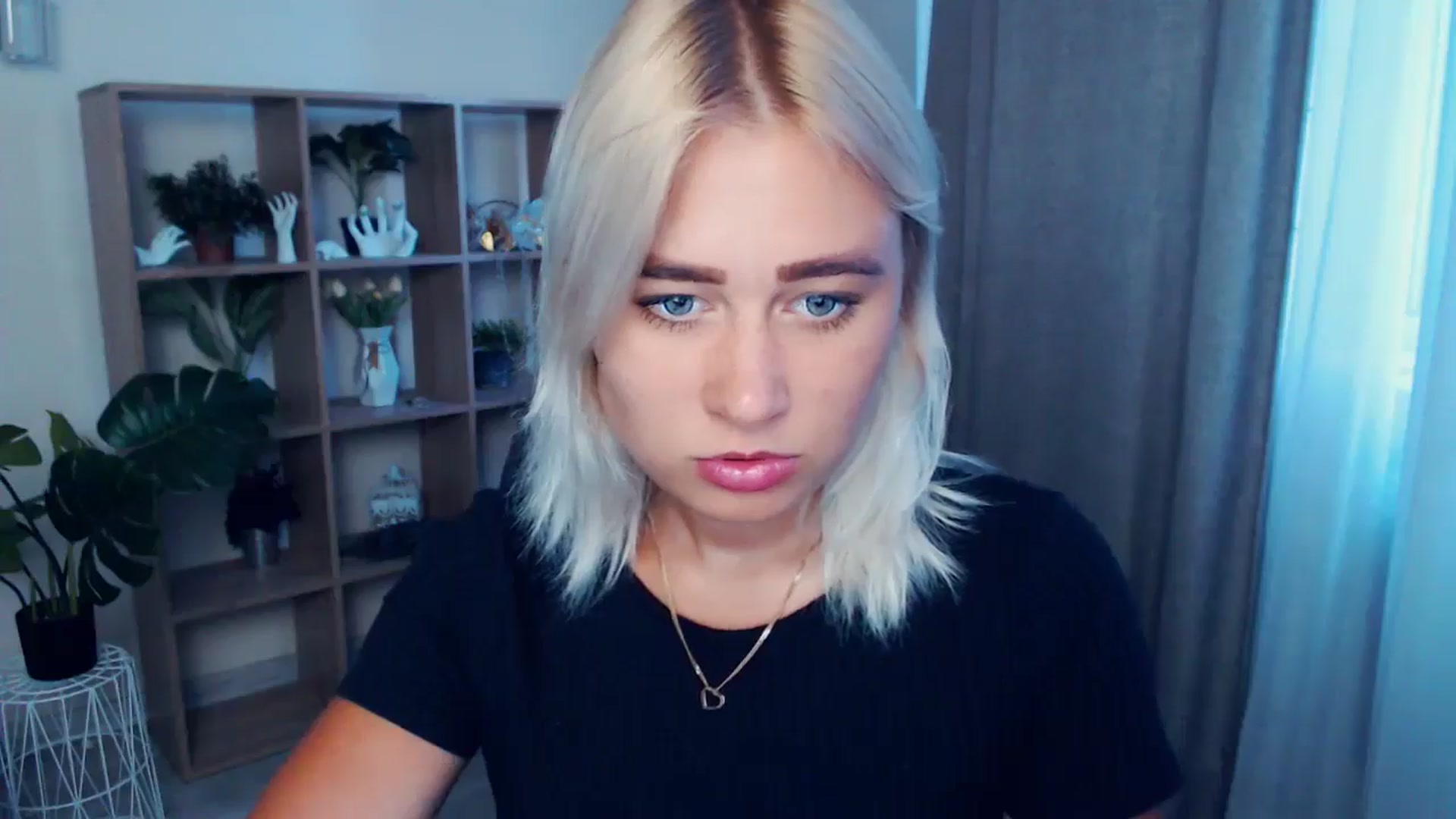 Gallery image thumbnail from Kukla_kolduna's myfreecams stream on, 07/05/2024, 17:57 image 12 of 20