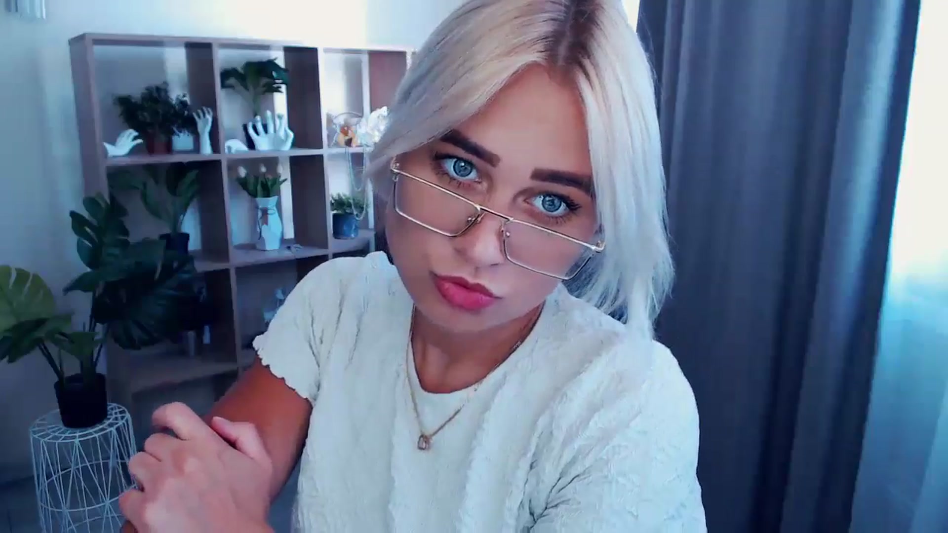 Gallery image thumbnail from Kukla_kolduna's myfreecams stream on, 07/06/2024, 11:37 image 15 of 20