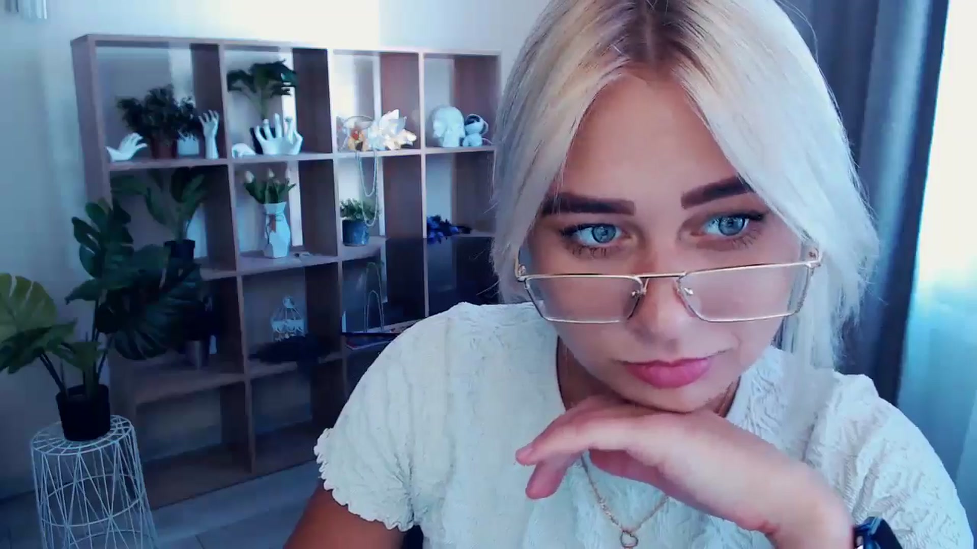 Gallery image thumbnail from Kukla_kolduna's myfreecams stream on, 07/06/2024, 11:37 image 16 of 20