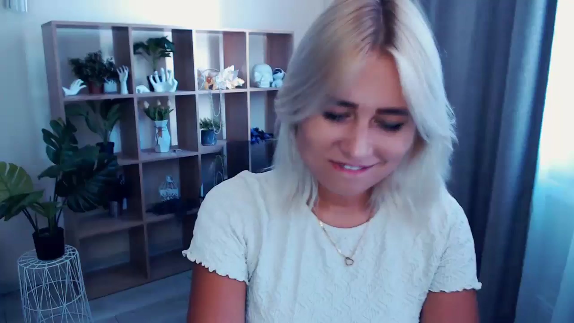 Gallery image thumbnail from Kukla_kolduna's myfreecams stream on, 07/06/2024, 11:37 image 12 of 20