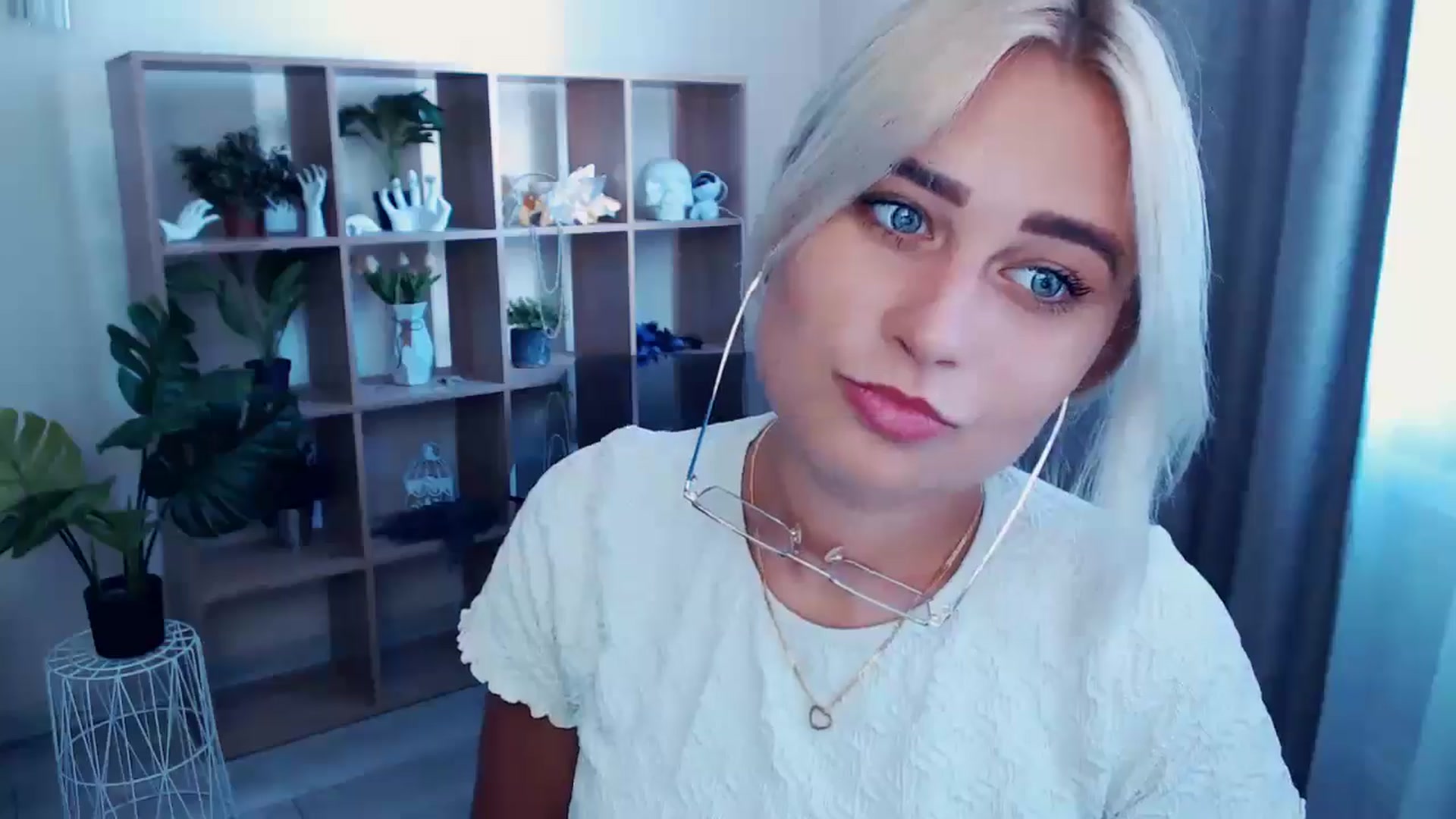 Gallery image thumbnail from Kukla_kolduna's myfreecams stream on, 07/06/2024, 11:37 image 17 of 20