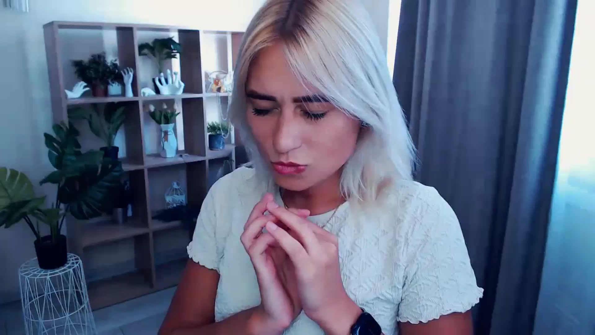 Gallery image thumbnail from Kukla_kolduna's myfreecams stream on, 07/06/2024, 12:06 image 16 of 20