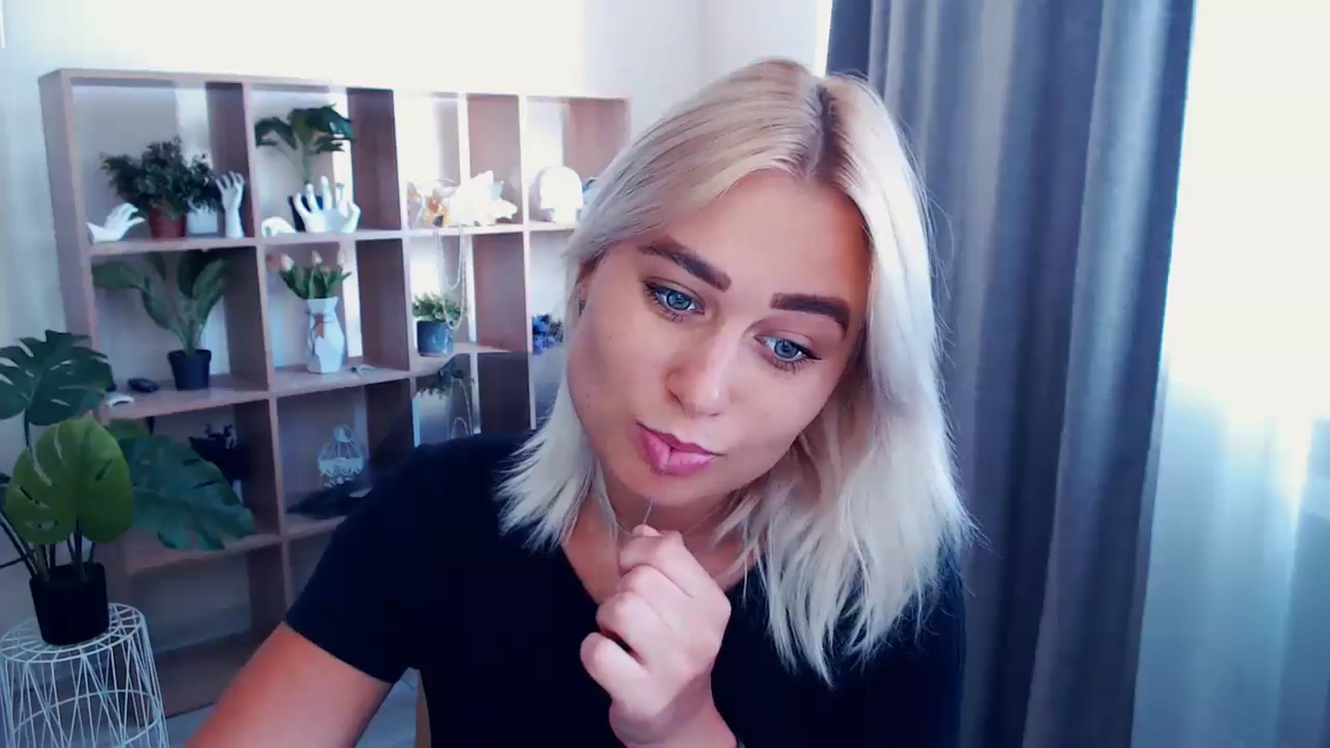 Gallery image thumbnail from Kukla_kolduna's myfreecams stream on, 07/07/2024, 13:35 image 5 of 20
