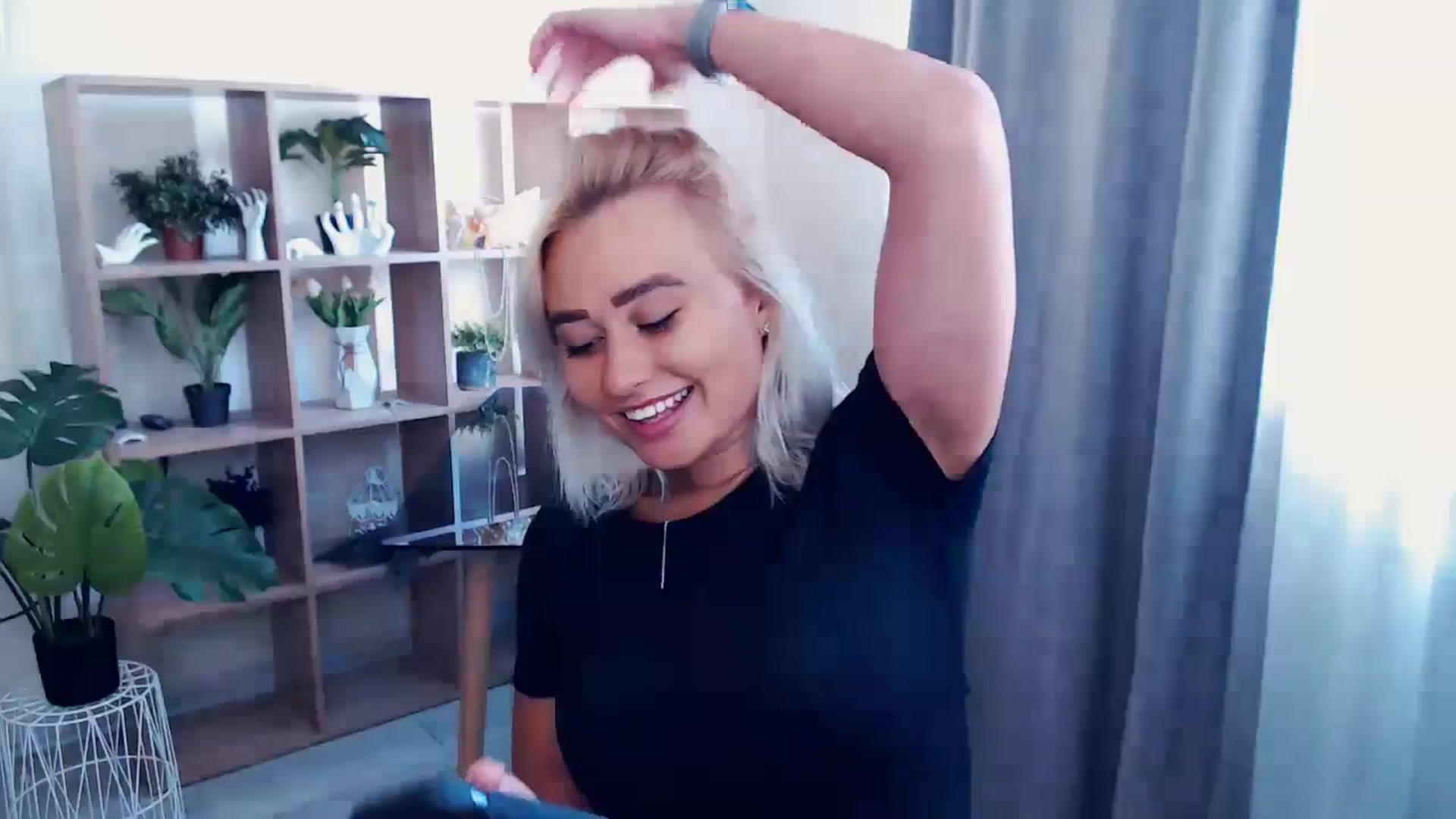 Gallery image thumbnail from Kukla_kolduna's myfreecams stream on, 07/07/2024, 13:35 image 10 of 20