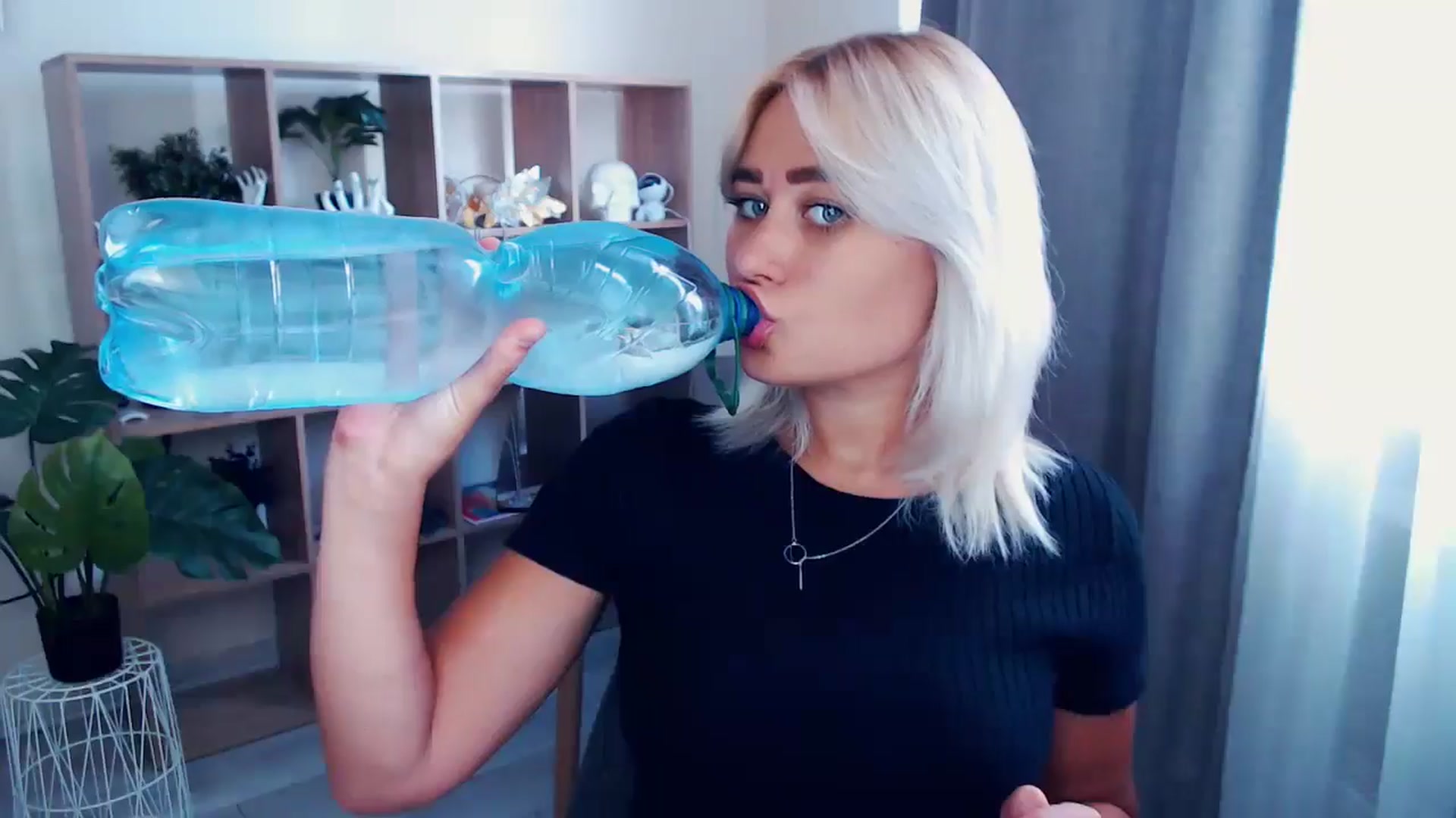 Gallery image thumbnail from Kukla_kolduna's myfreecams stream on, 07/07/2024, 15:45 image 10 of 20