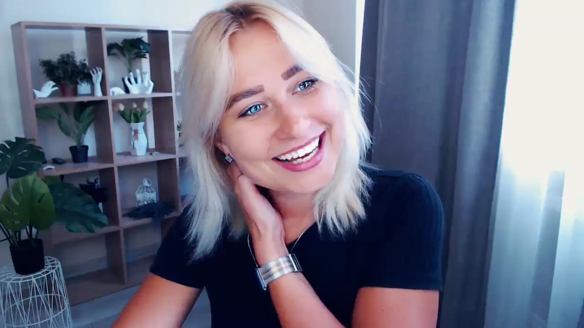 Gallery image thumbnail from Kukla_kolduna's myfreecams stream on, 07/07/2024, 15:45 image 13 of 20