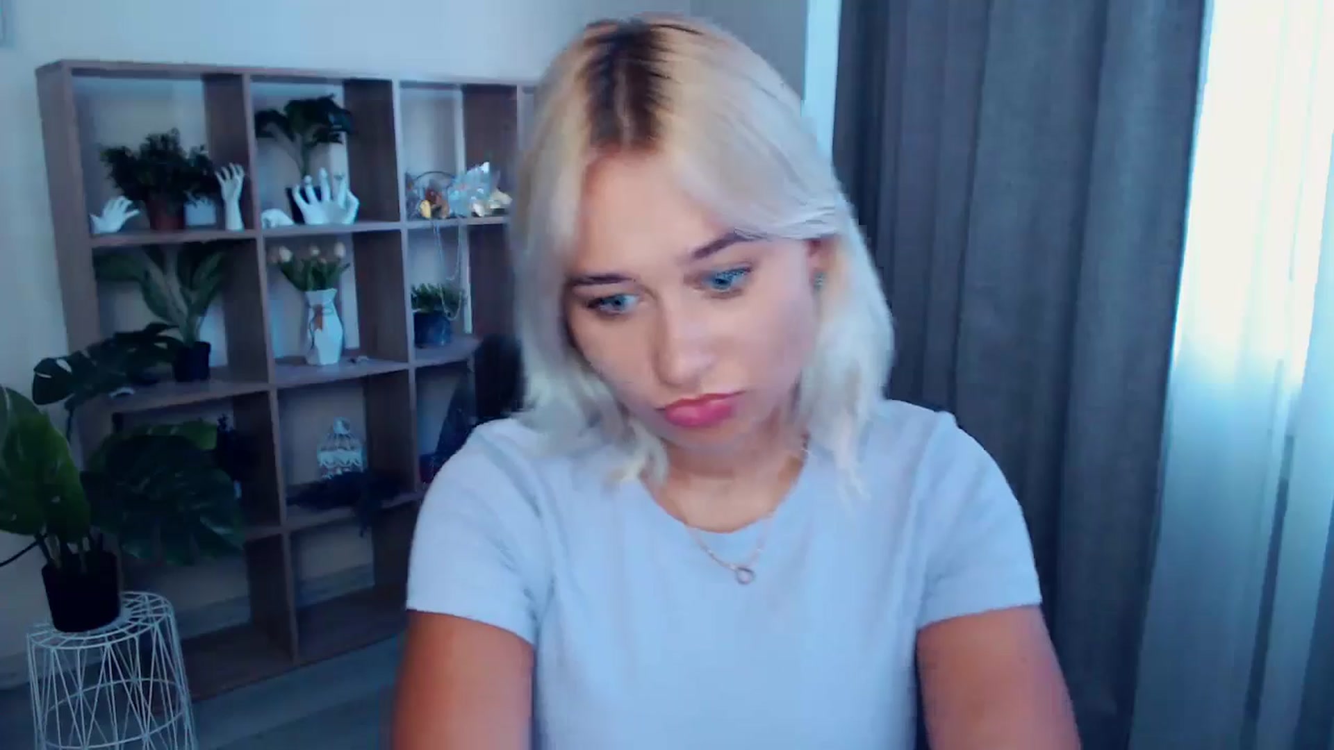 Gallery image thumbnail from Kukla_kolduna's myfreecams stream on, 07/12/2024, 17:15 image 16 of 20