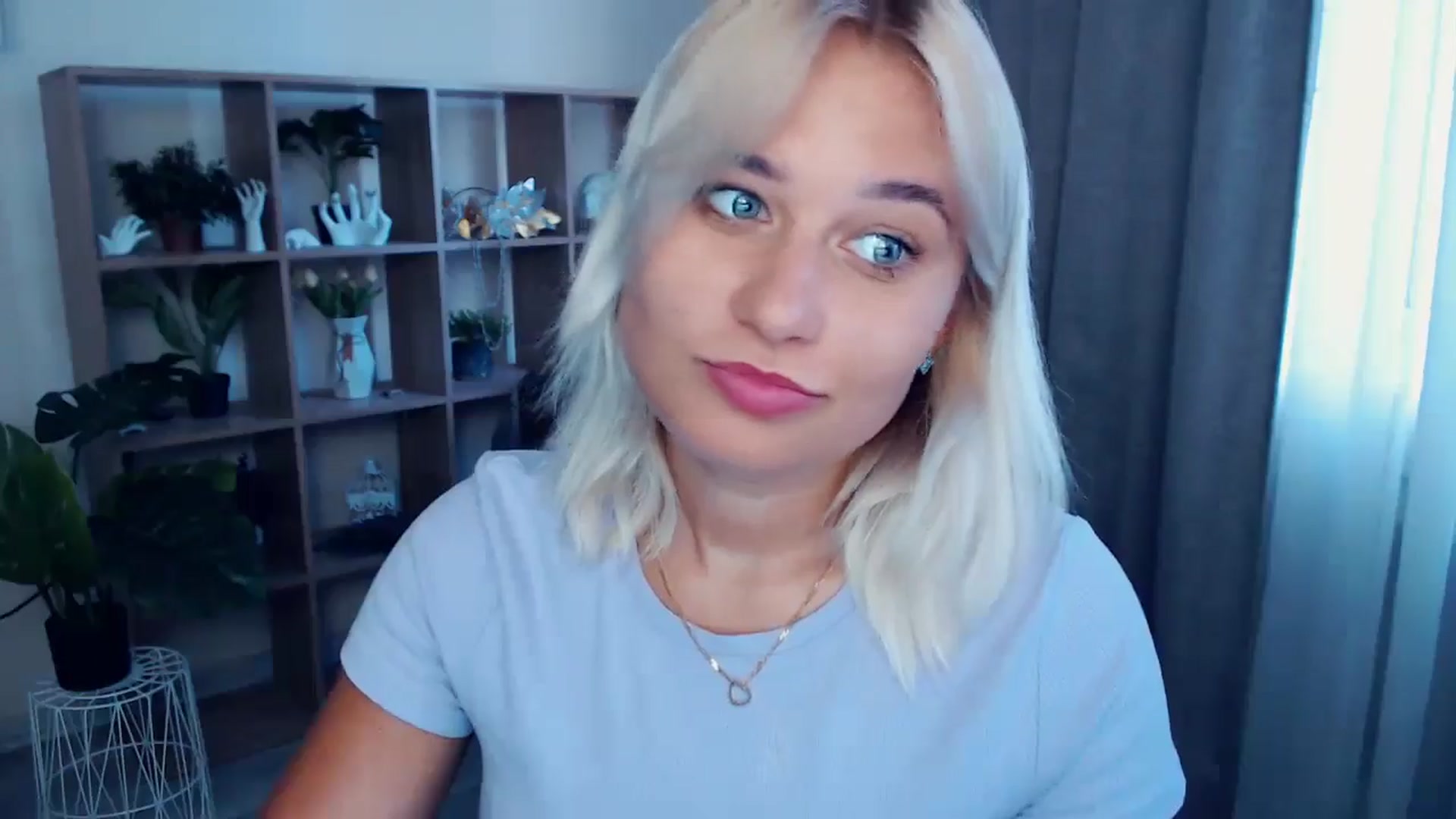 Gallery image thumbnail from Kukla_kolduna's myfreecams stream on, 07/12/2024, 17:15 image 15 of 20